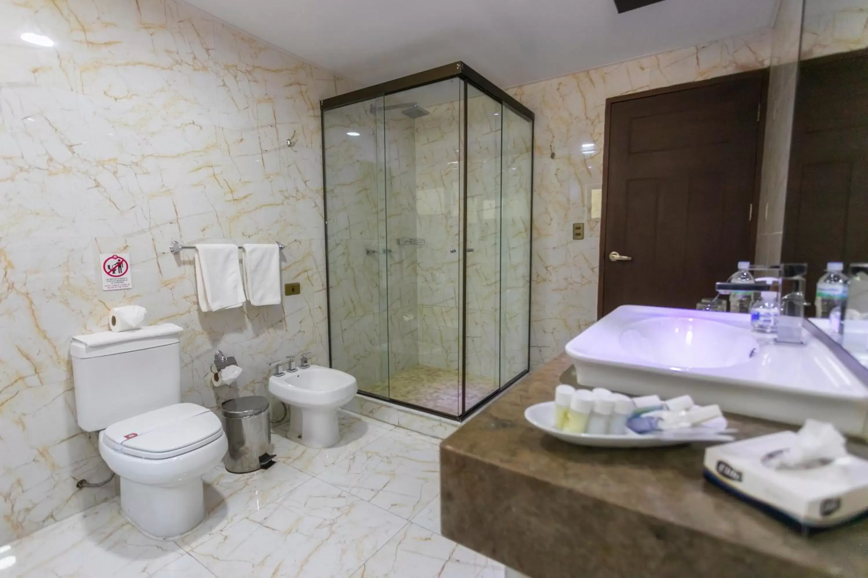 Bathroom in Gran Hotel Cochabamba