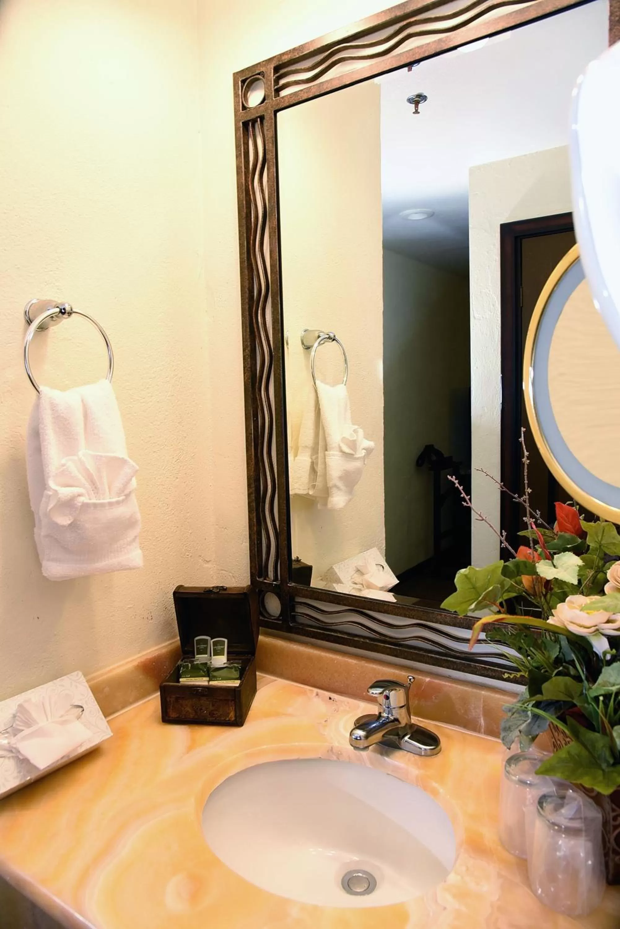 Decorative detail in Hotel María Bonita Consulado Americano