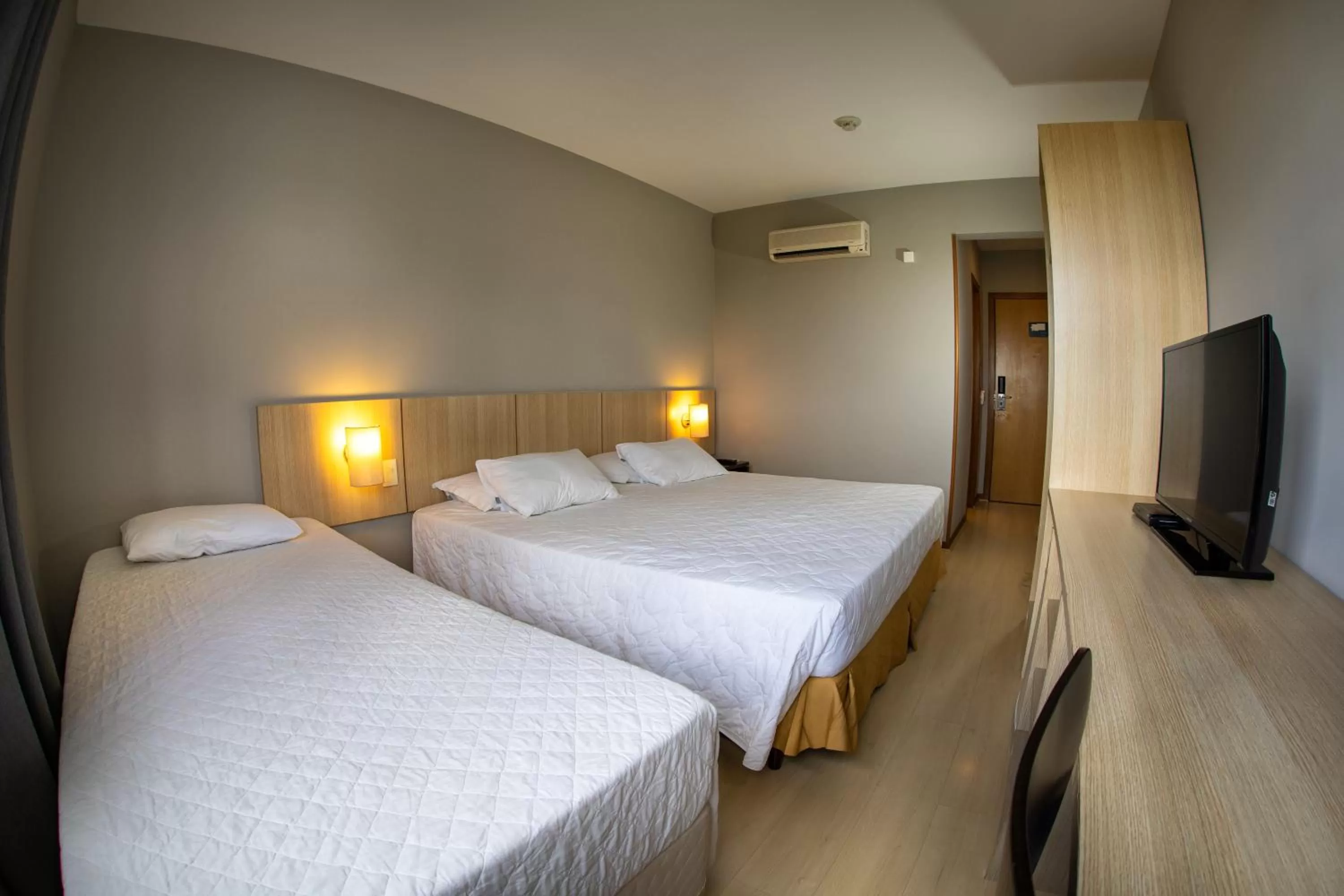 Bed in Hotel Campo Largo Express