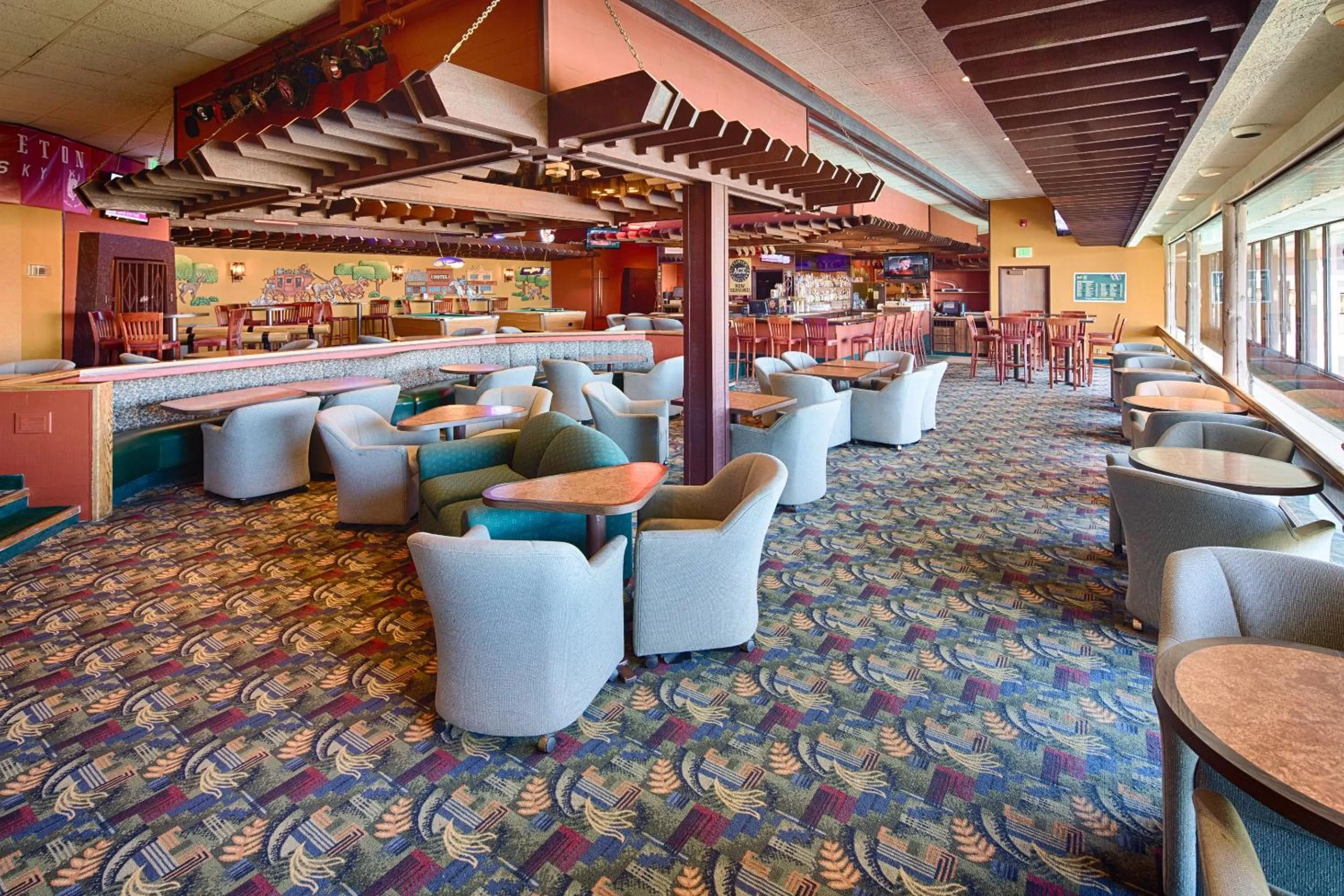 Communal lounge/ TV room in Red Lion Hotel Pendleton