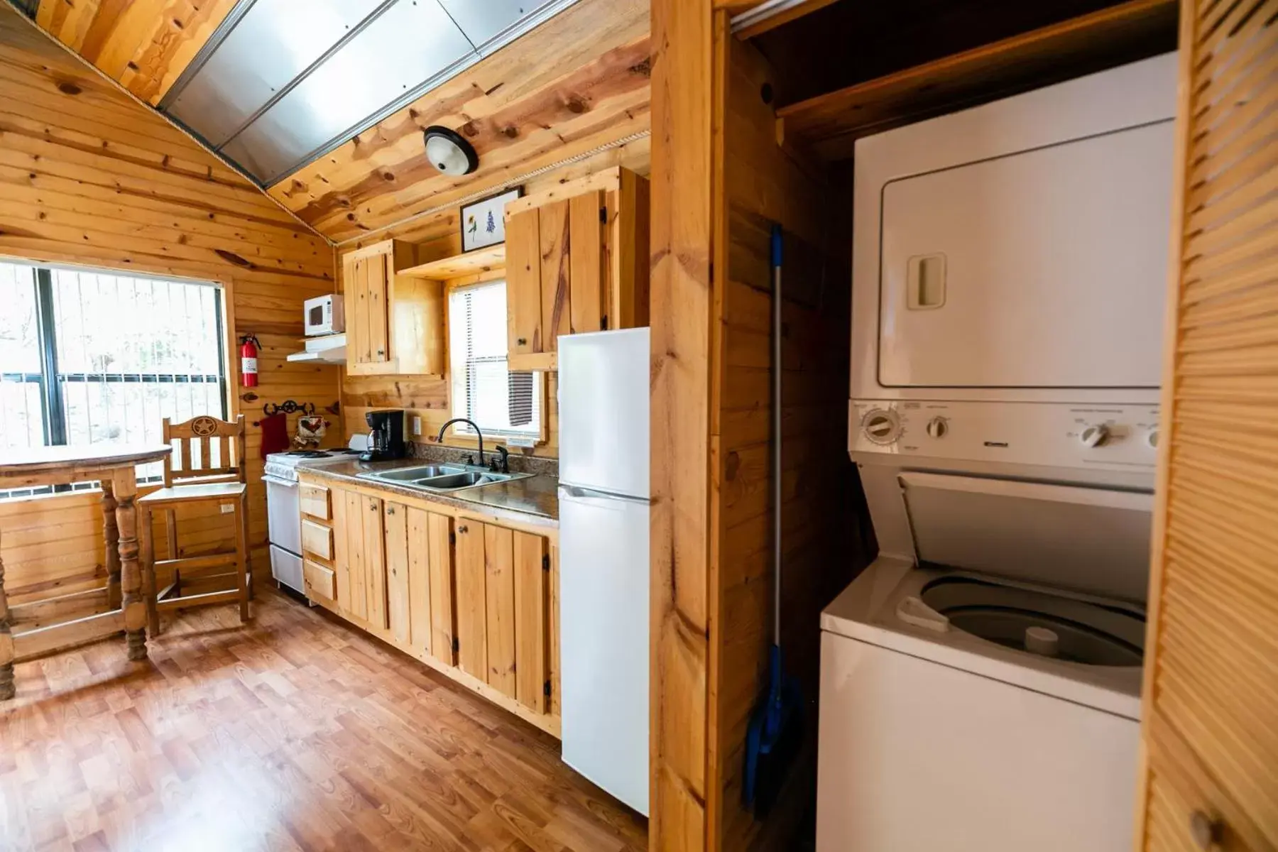 laundry, Kitchen/Kitchenette in Walnut Canyon Cabins