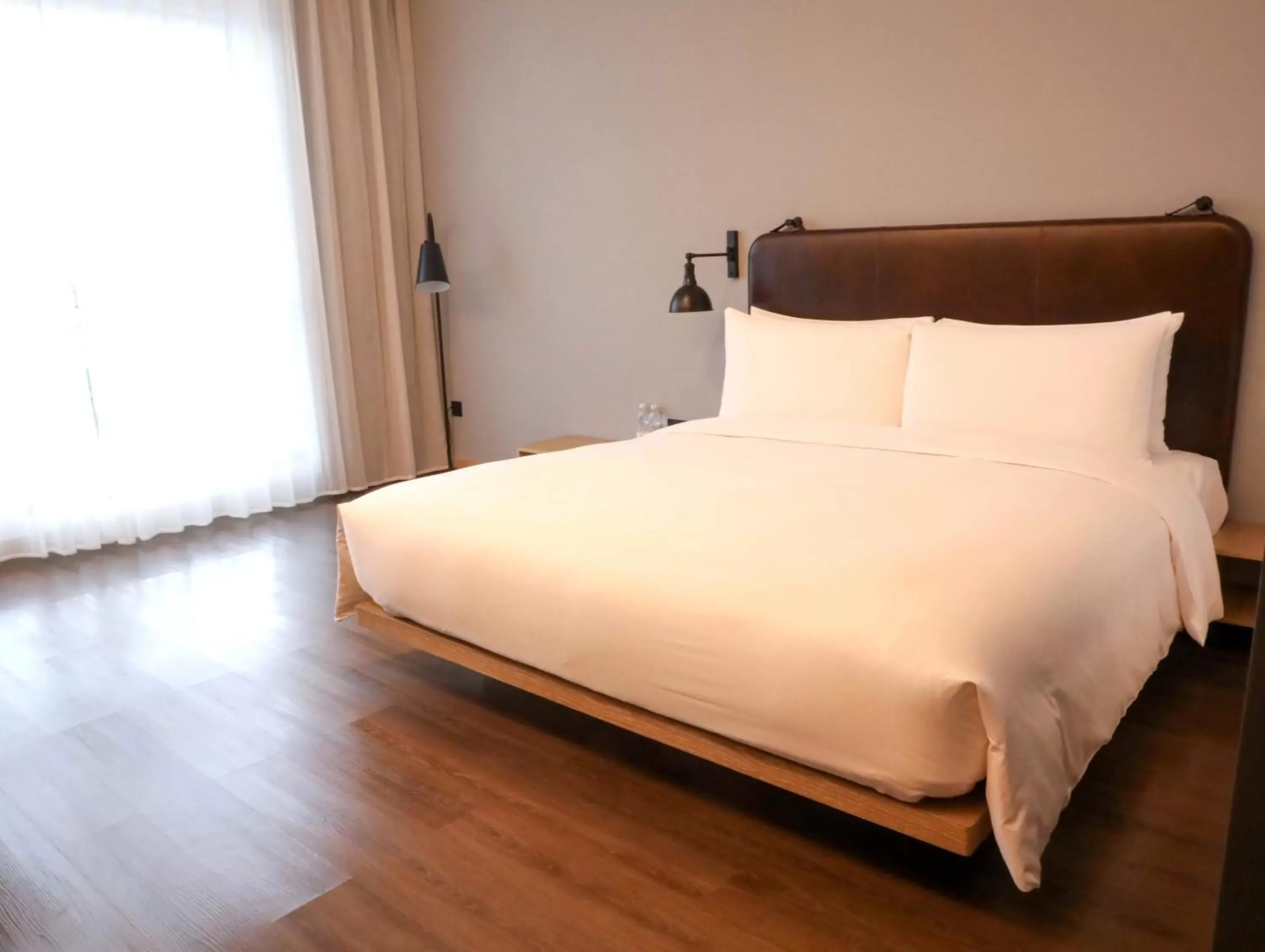 Bed in Moxy Shenzhen North Station