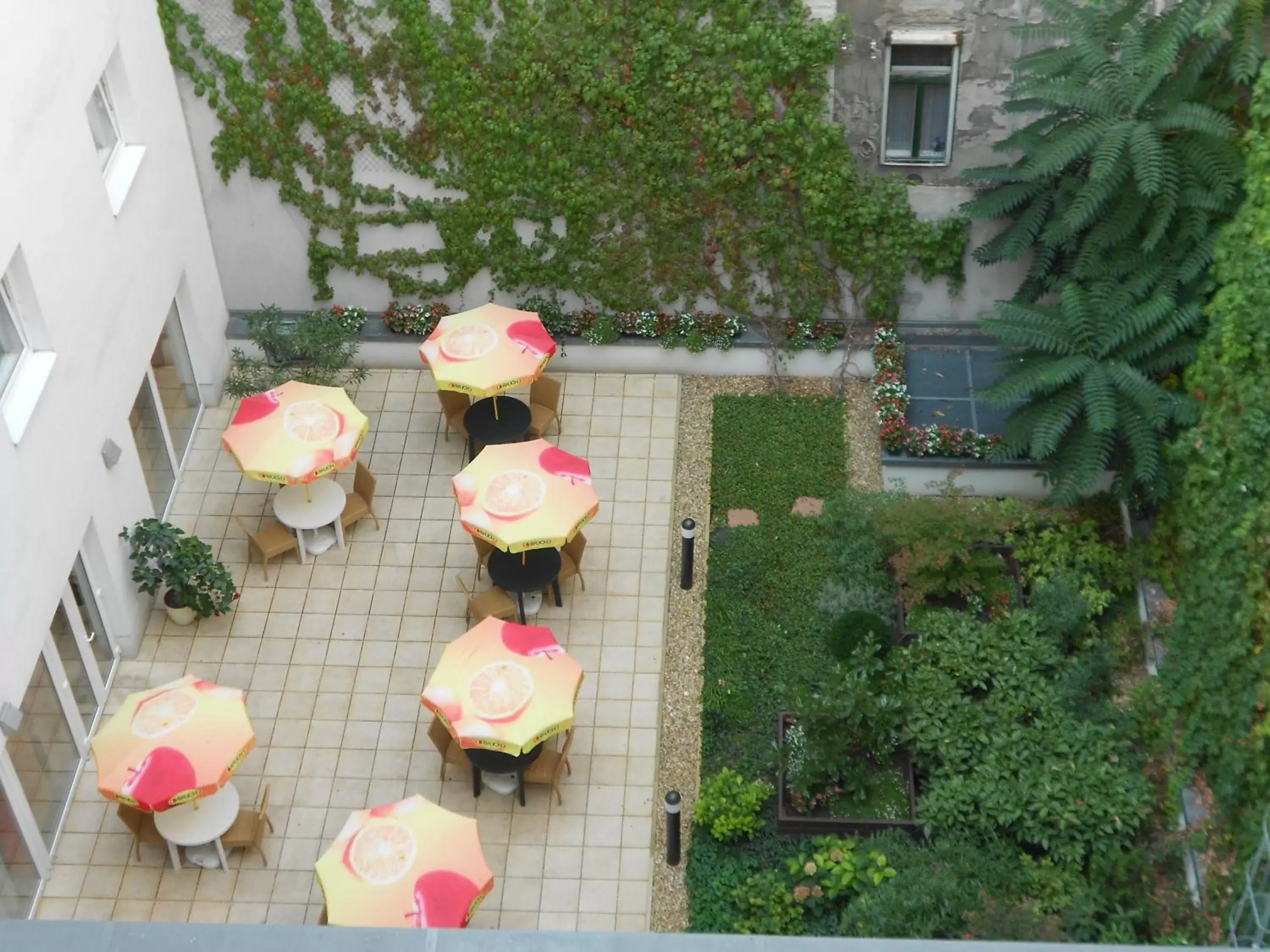 Patio in City Hotel Budapest