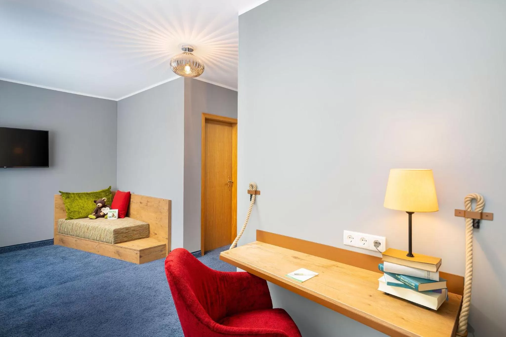 Photo of the whole room in tinyTwice Hotel Bonn