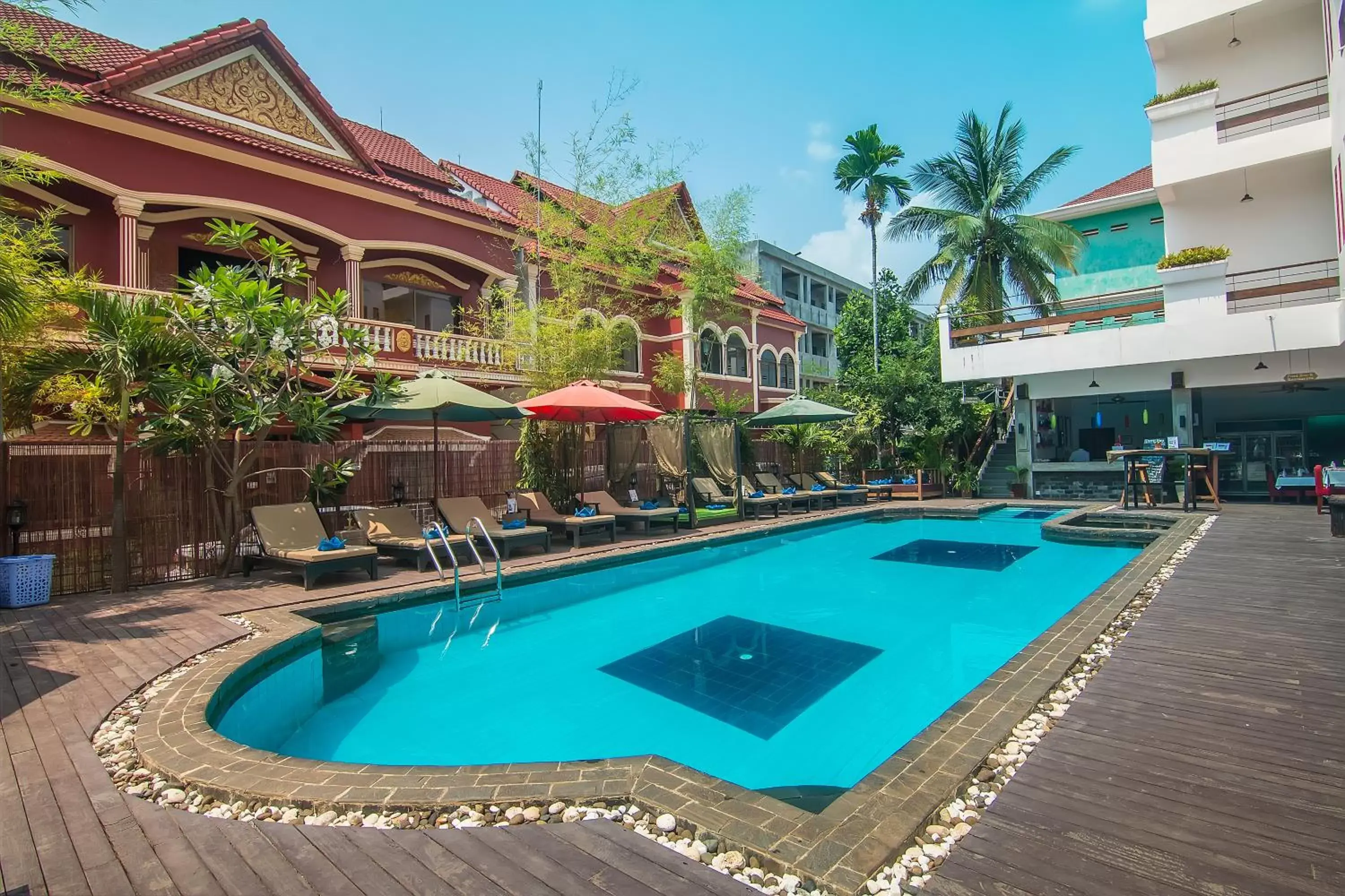 Swimming Pool in Mekong Angkor Palace Inn