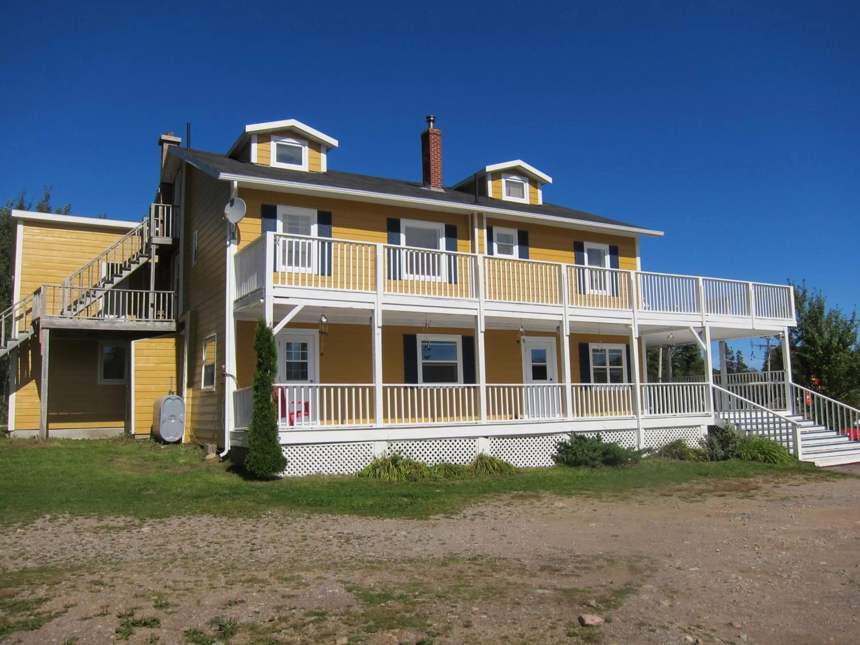 Property Building in The Island Inn