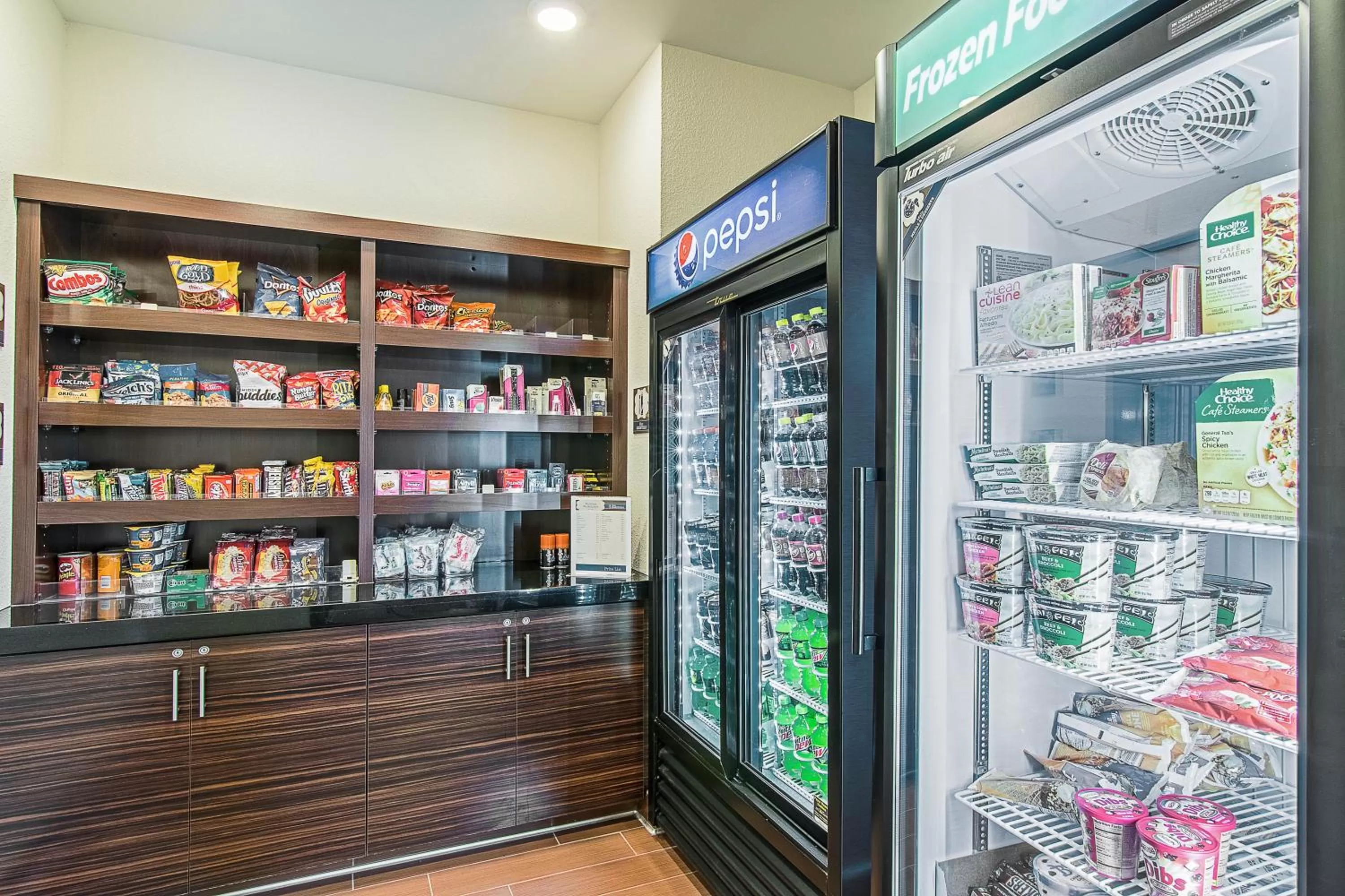 On-site shops in Sleep Inn & Suites West-Near Medical Center