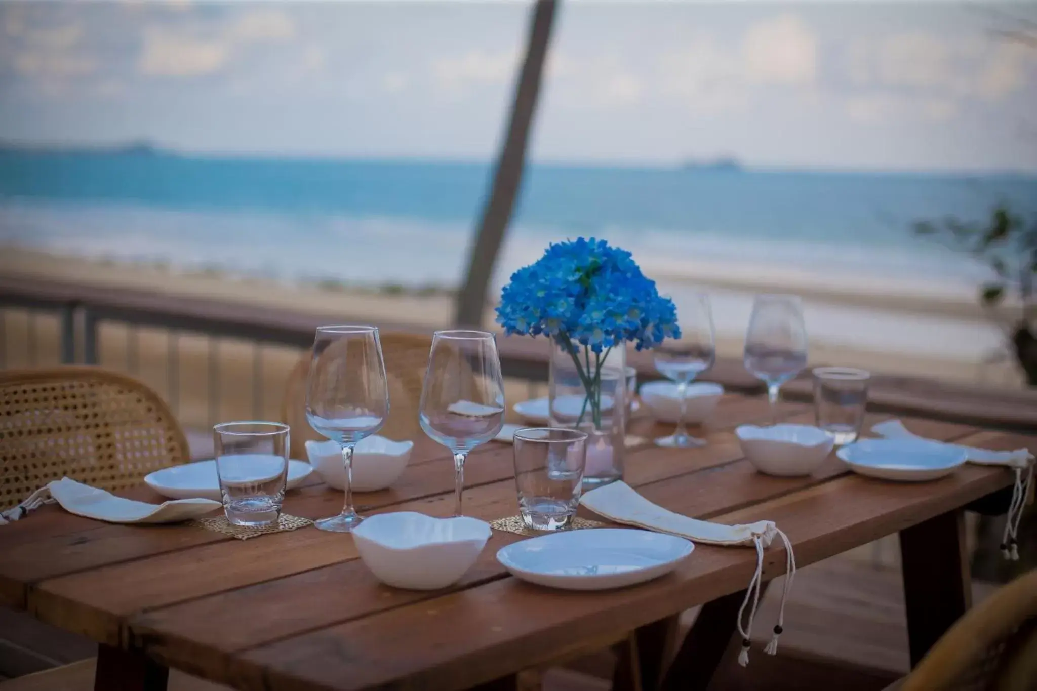 Restaurant/Places to Eat in The Nest Private Beach Resort
