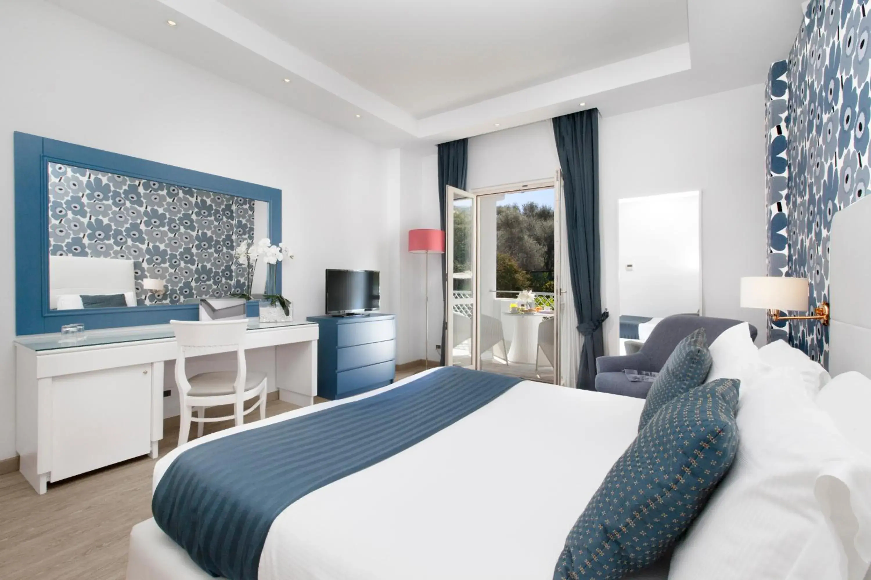 Bedroom, Bed in Atlantic Palace Hotel Bedroom, Bed in Atlantic Palace Hotel