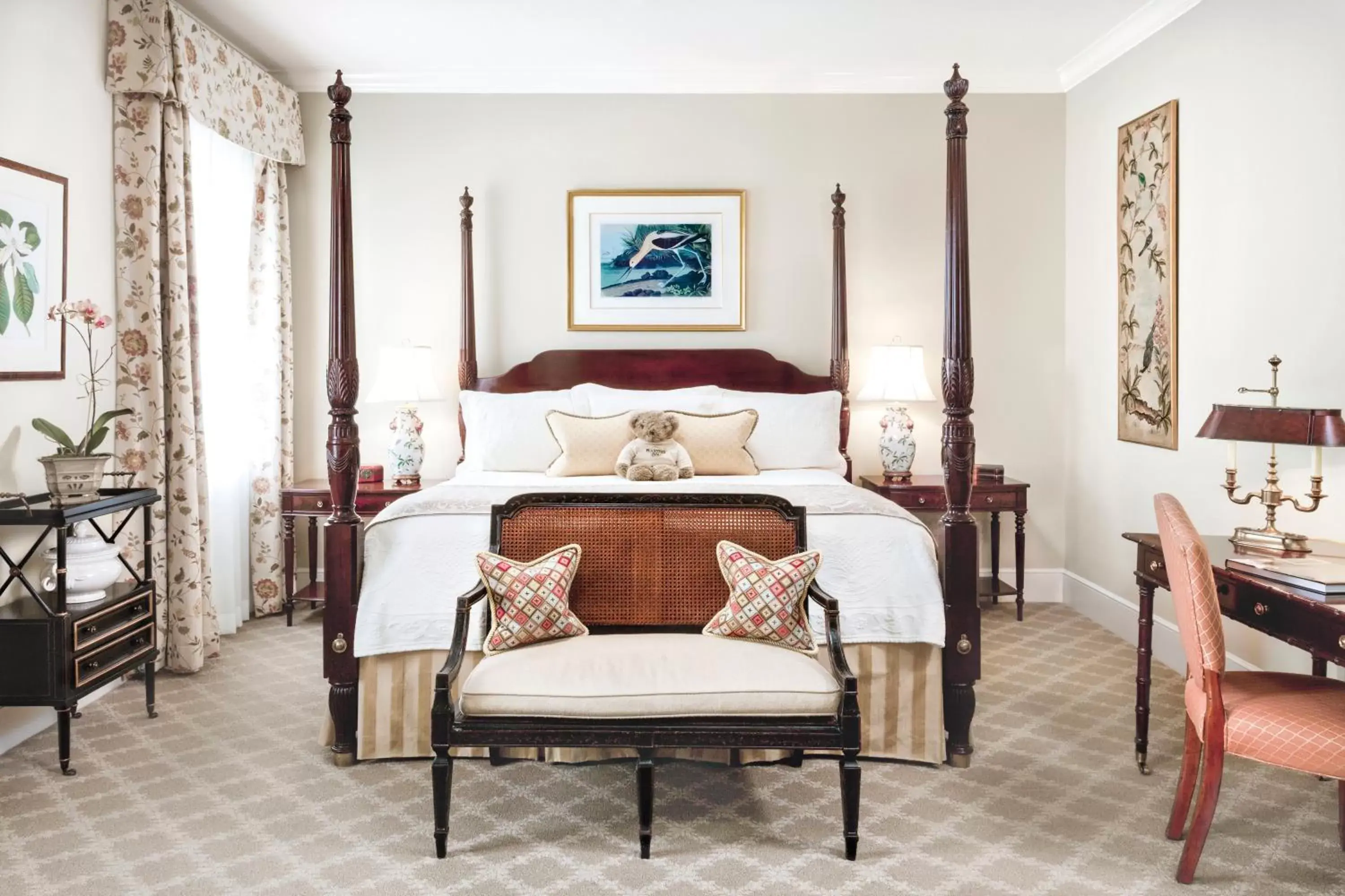 Bedroom, Bed in Planters Inn - Charleston