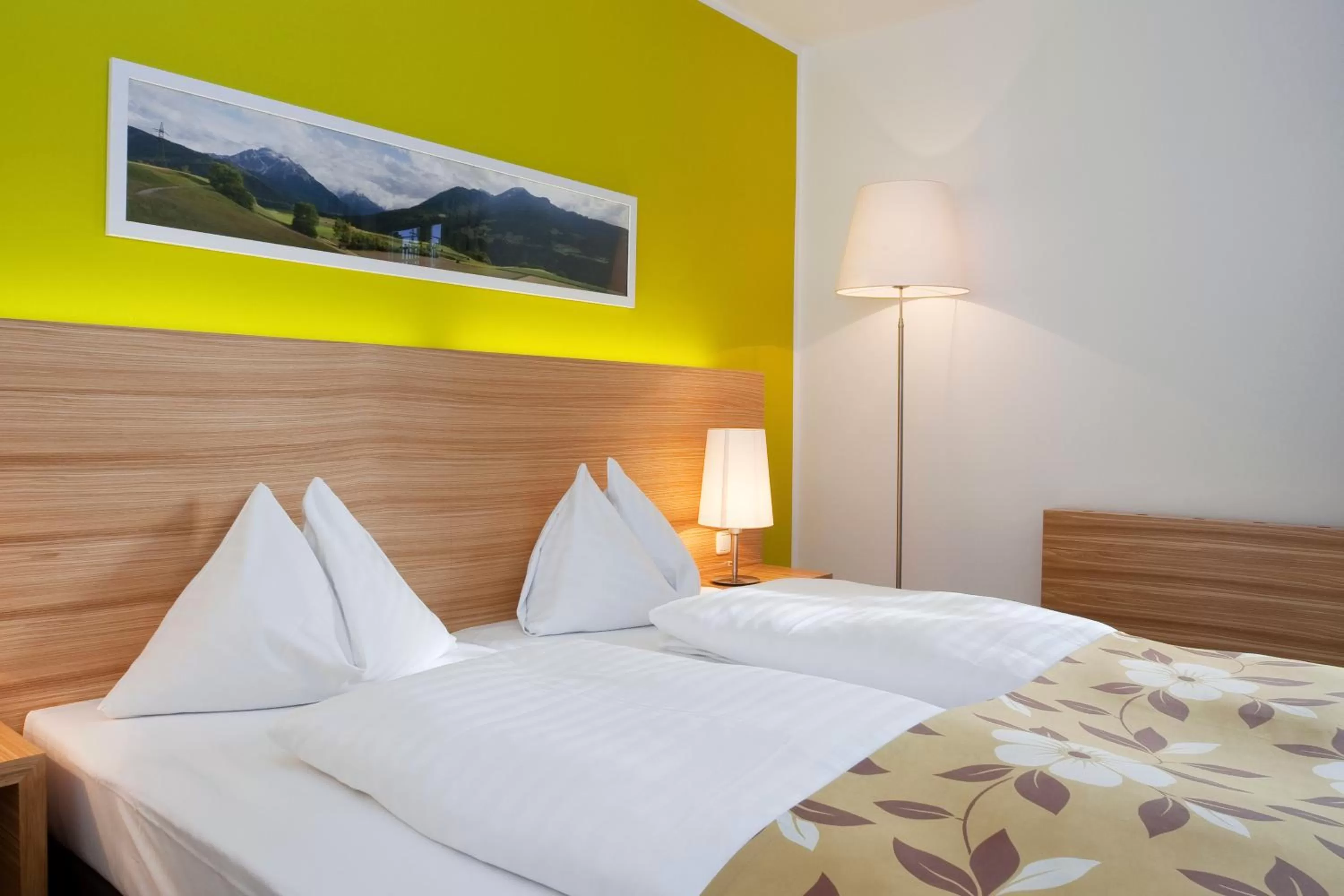 Bed in Alphotel Innsbruck
