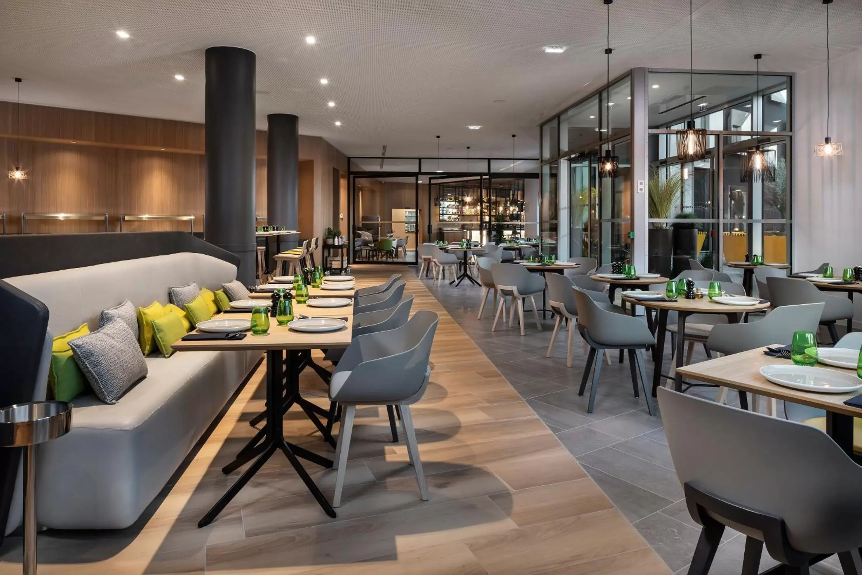 Restaurant/Places to Eat in INNSiDE by Meliá Paris Charles de Gaulle Airport