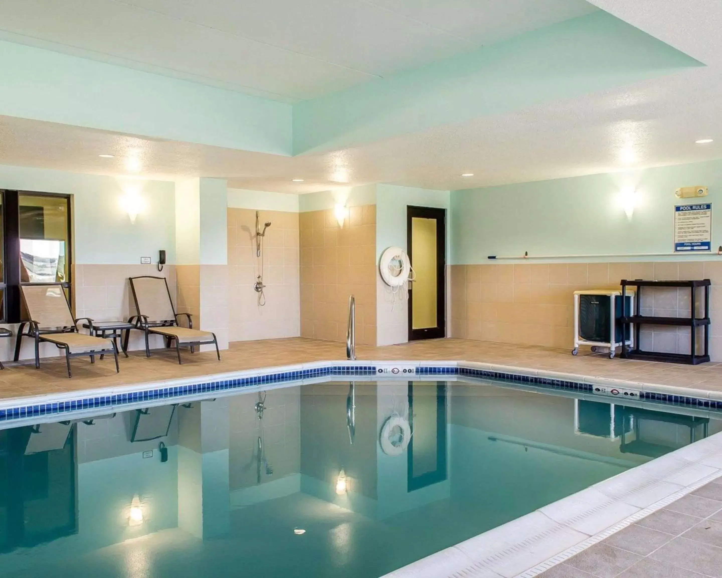 On site, Swimming Pool in Comfort Suites Bloomsburg