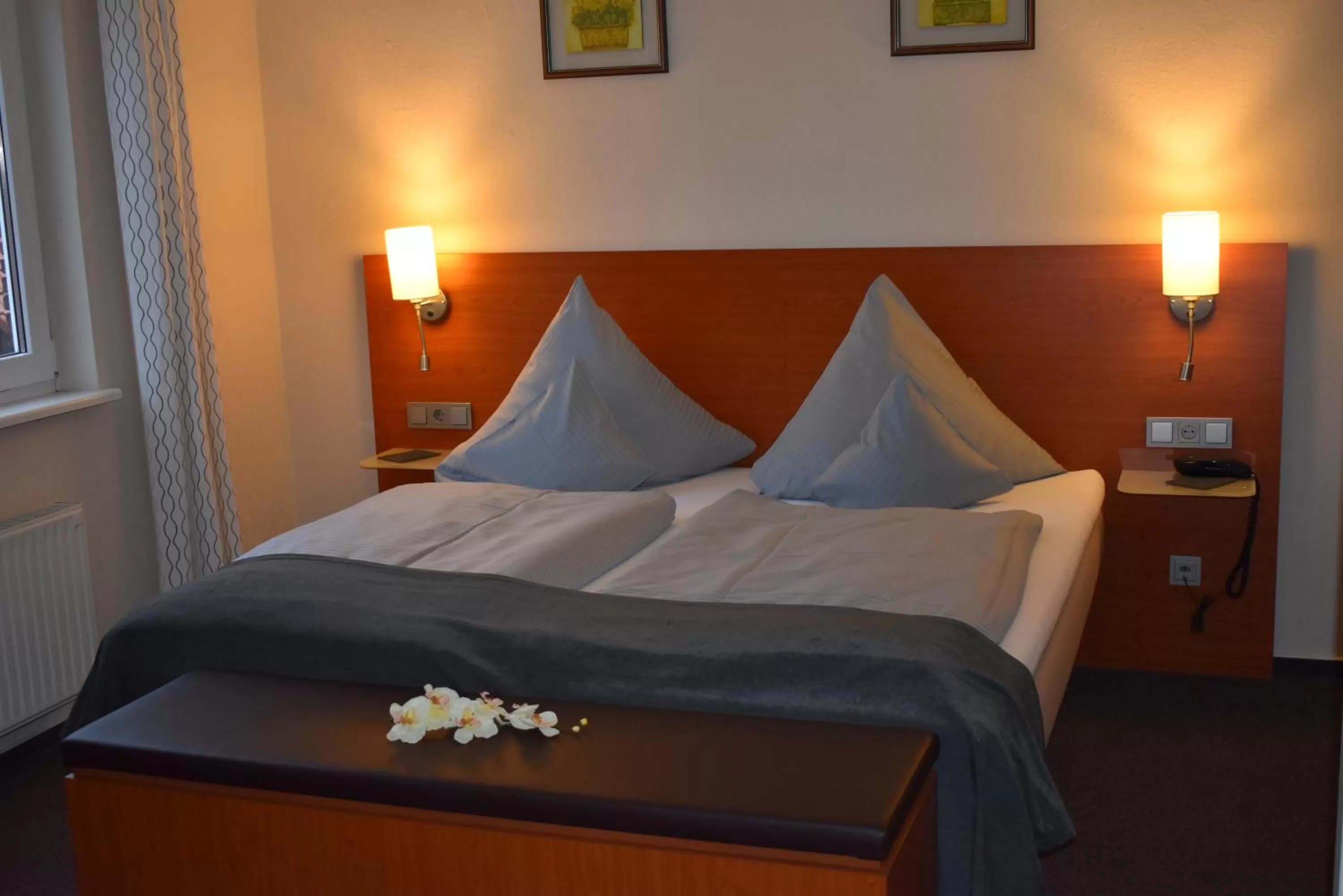 Bed in Hotel Neue Stuben