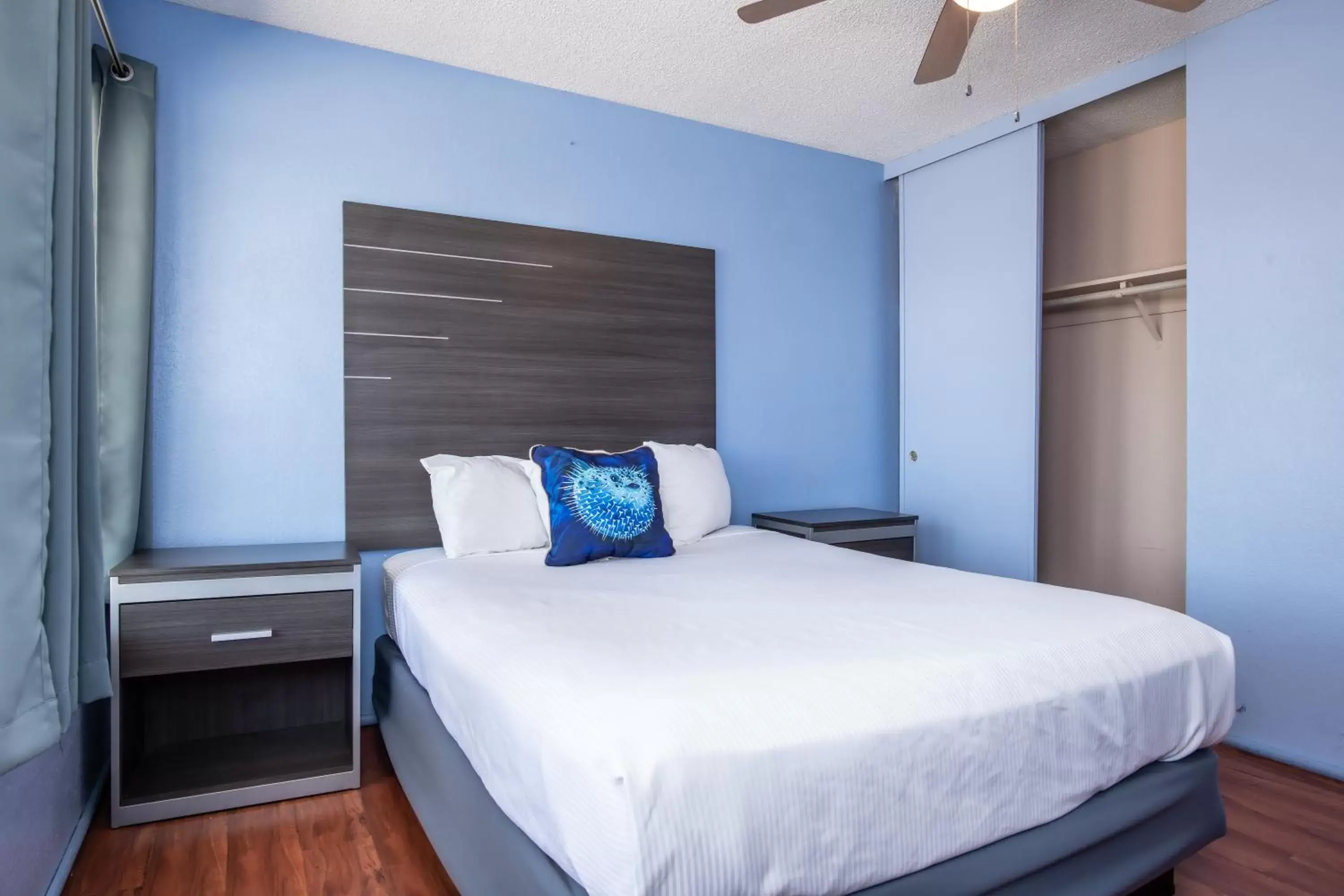 Bed in Aqua Breeze Inn Bed in Aqua Breeze Inn