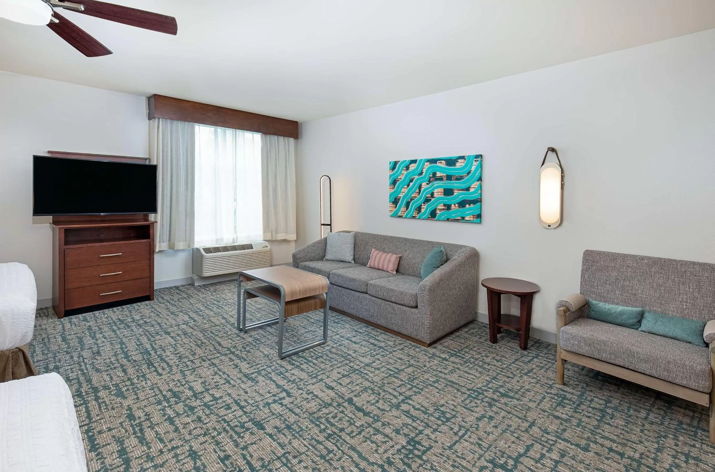 Living room in Homewood Suites by Hilton Atlanta Perimeter Center