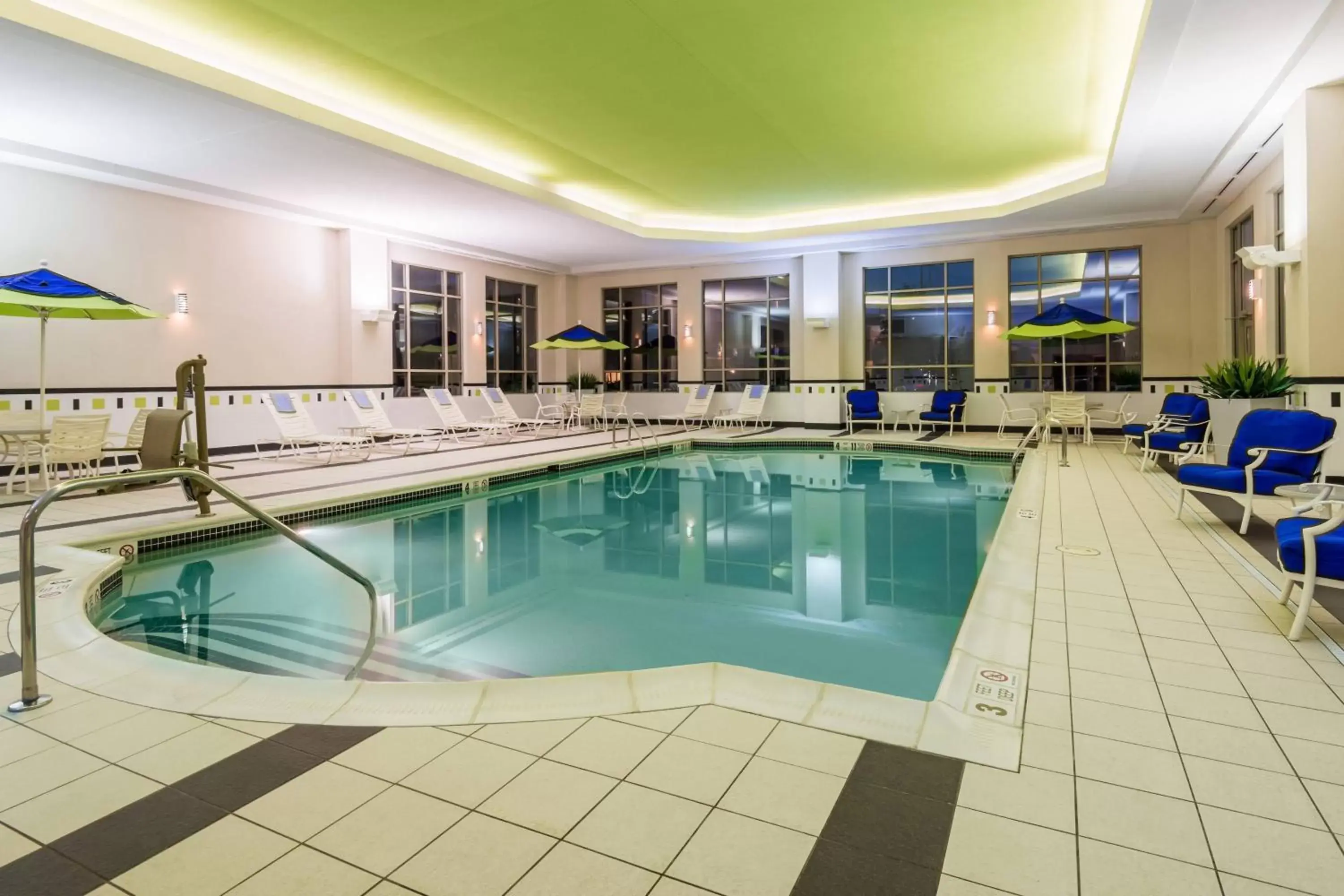 Swimming Pool in Fairfield Inn & Suites – Buffalo Airport