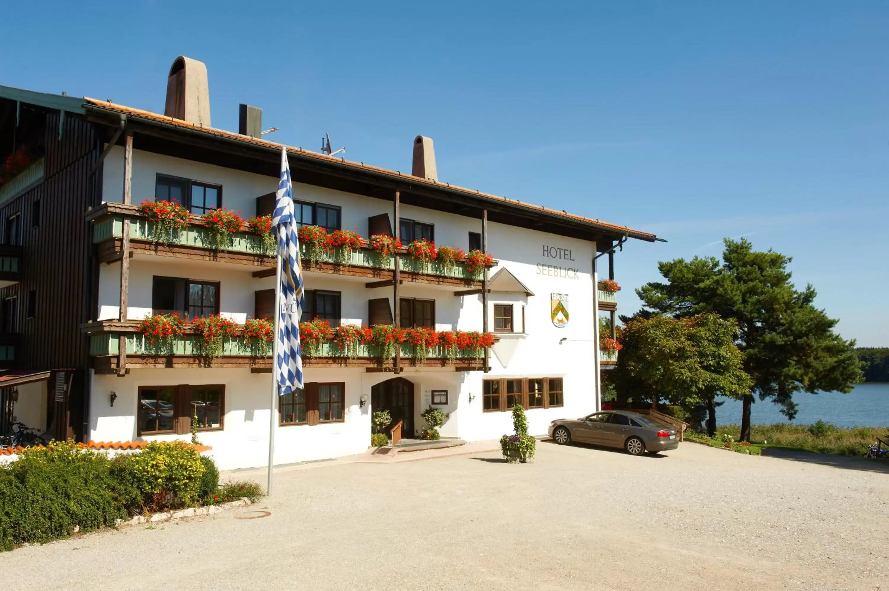 Facade/entrance, Property Building in Hotel Seeblick & Ferienwohnung