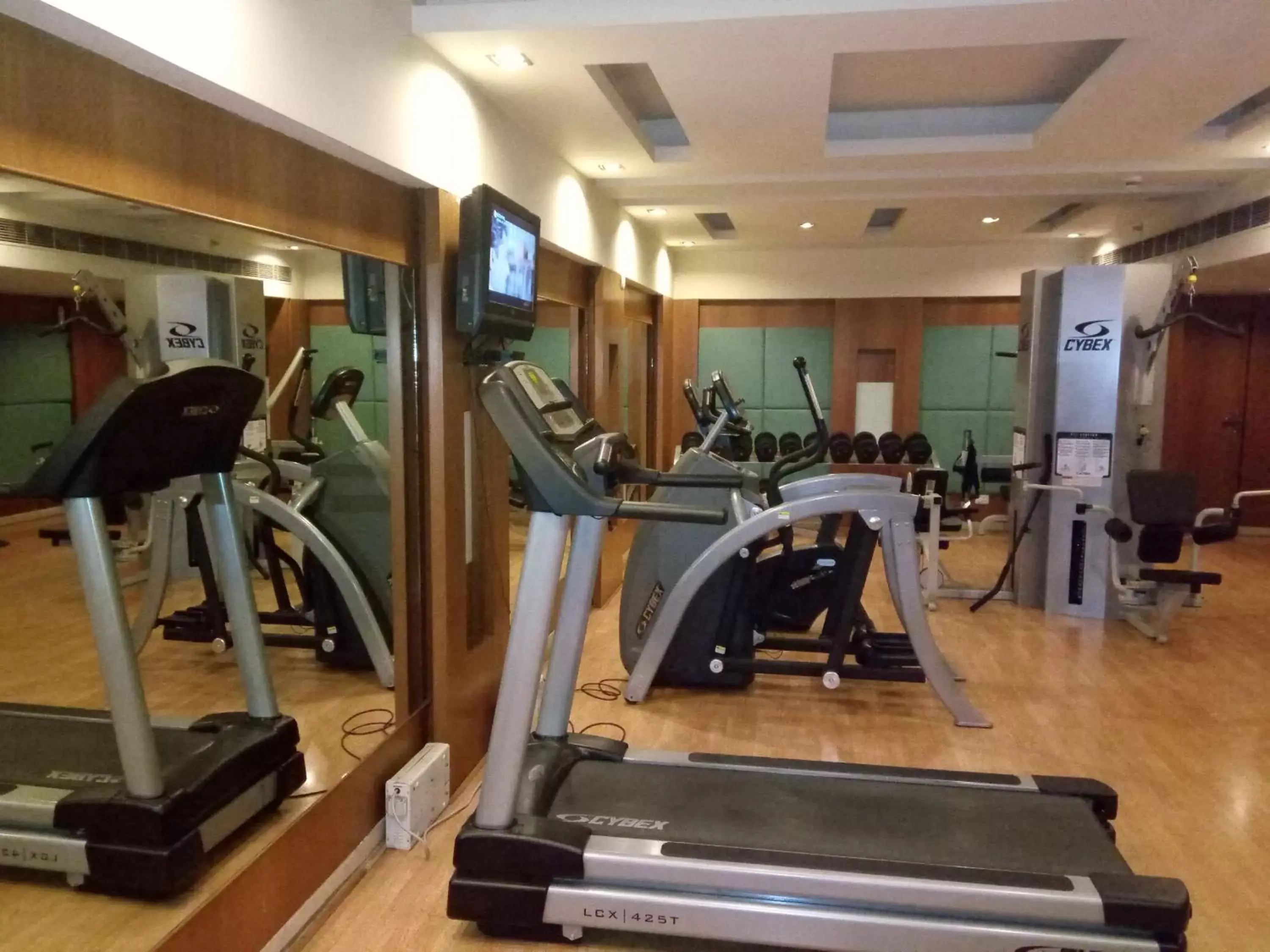 Fitness centre/facilities, Fitness Center/Facilities in Hampshire Plaza