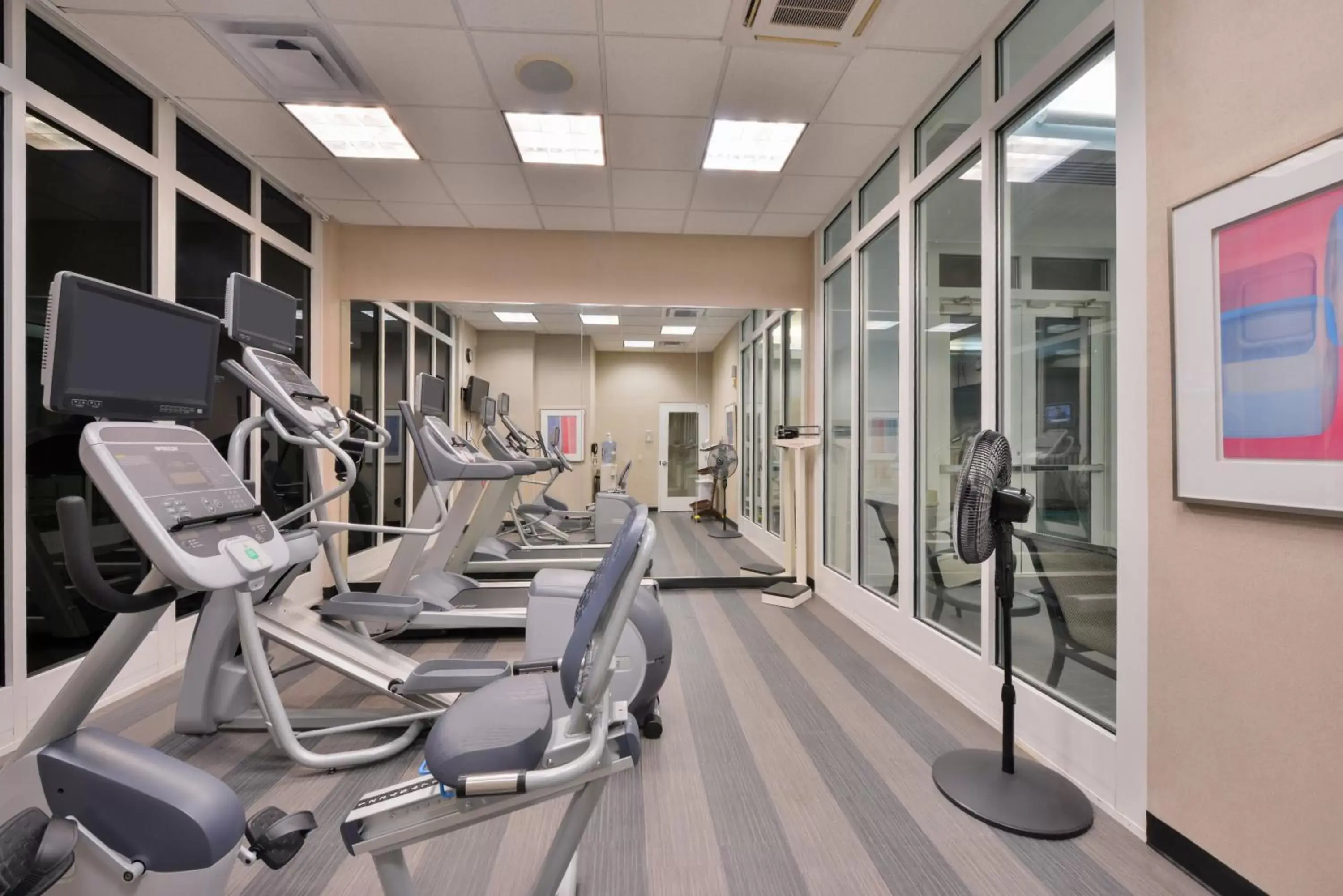 Fitness centre/facilities, Fitness Center/Facilities in Holiday Inn Kansas City Airport, an IHG Hotel