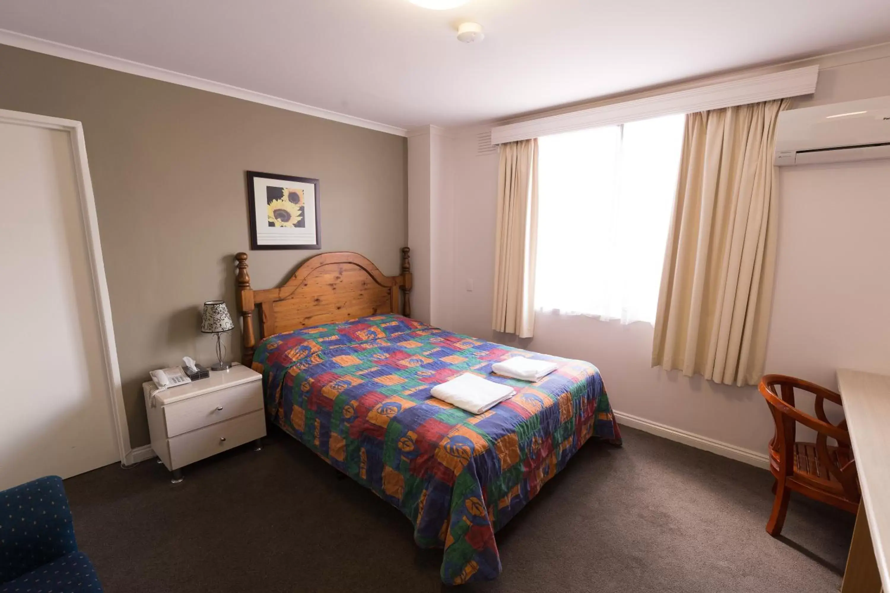 Day, Bed in Chadstone Executive Motel