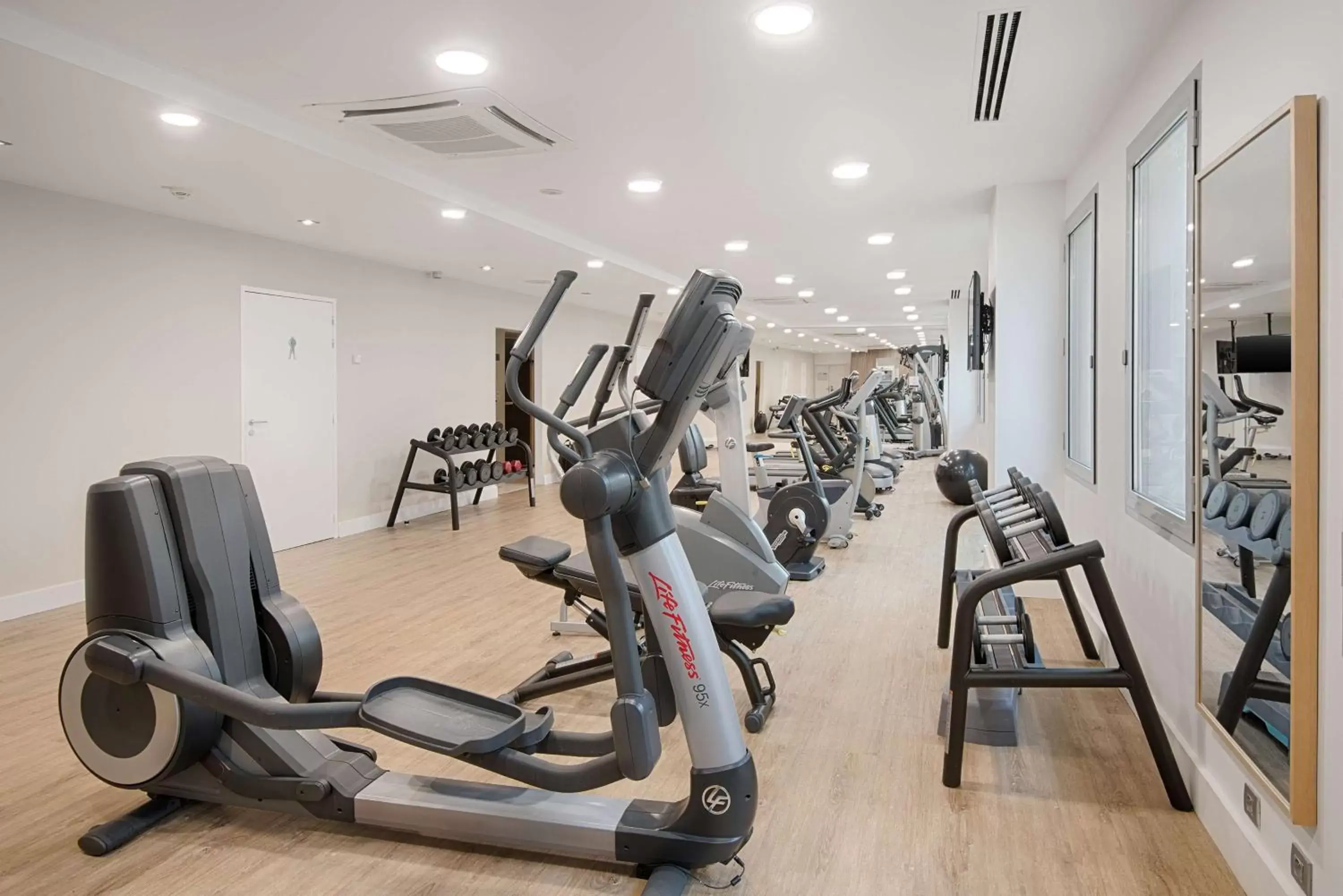 Spa and wellness centre/facilities in NH Lyon Airport Spa and wellness centre/facilities in NH Lyon Airport