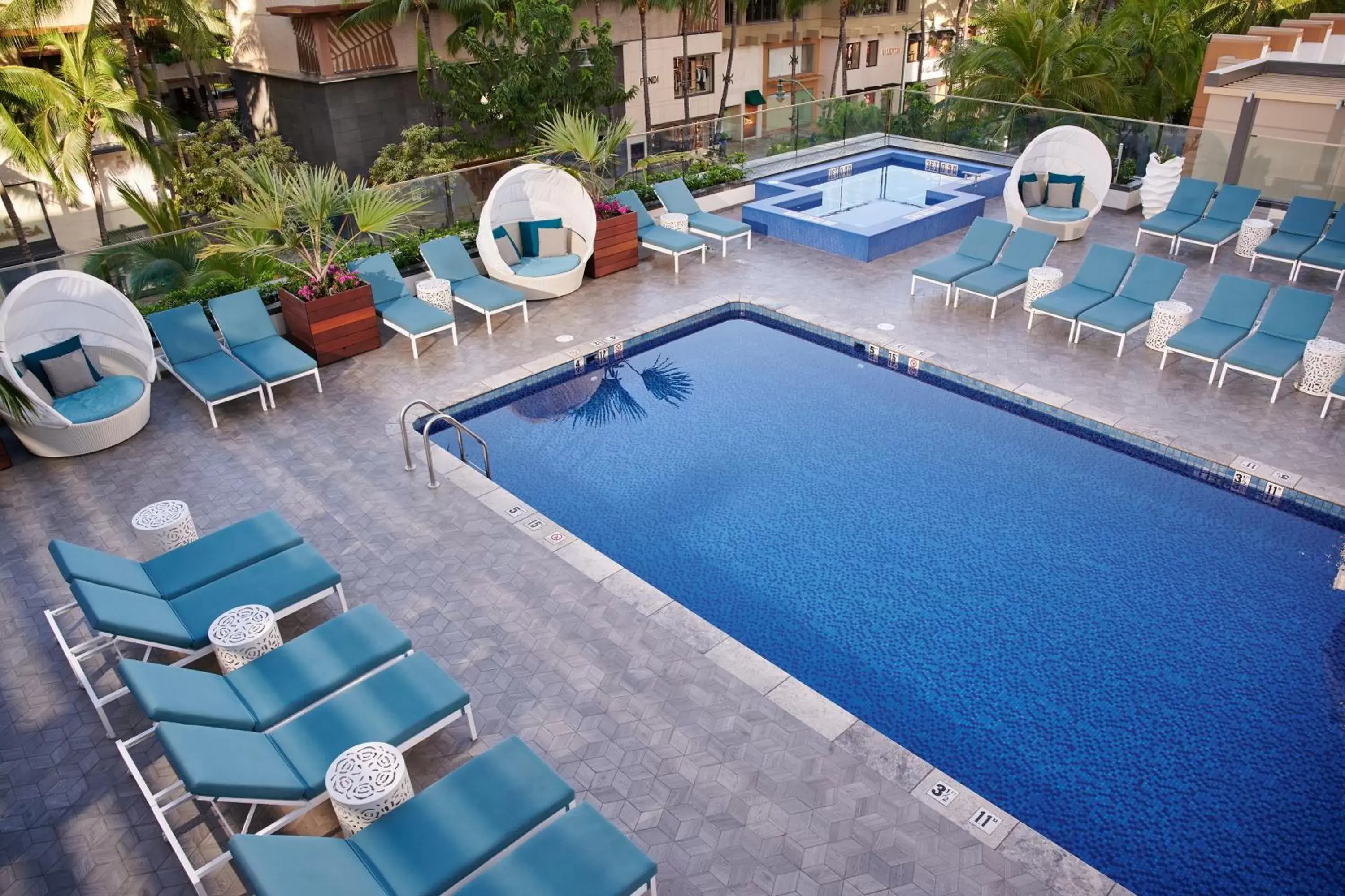 On site, Pool View in OUTRIGGER Waikiki Beachcomber Hotel