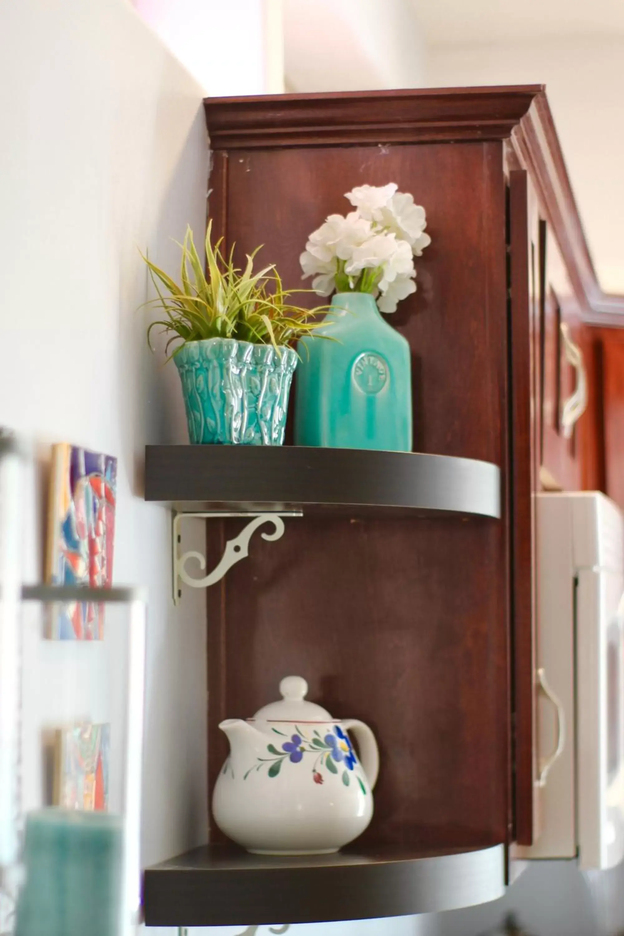 Decorative detail, TV/Entertainment Center in Sweet Dreams B&B LA