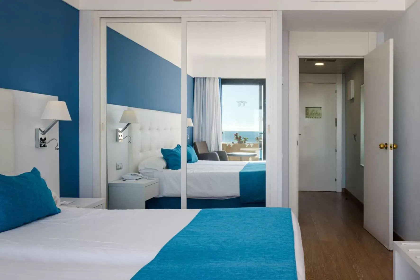 Bedroom, Bed in Grand Teguise Playa