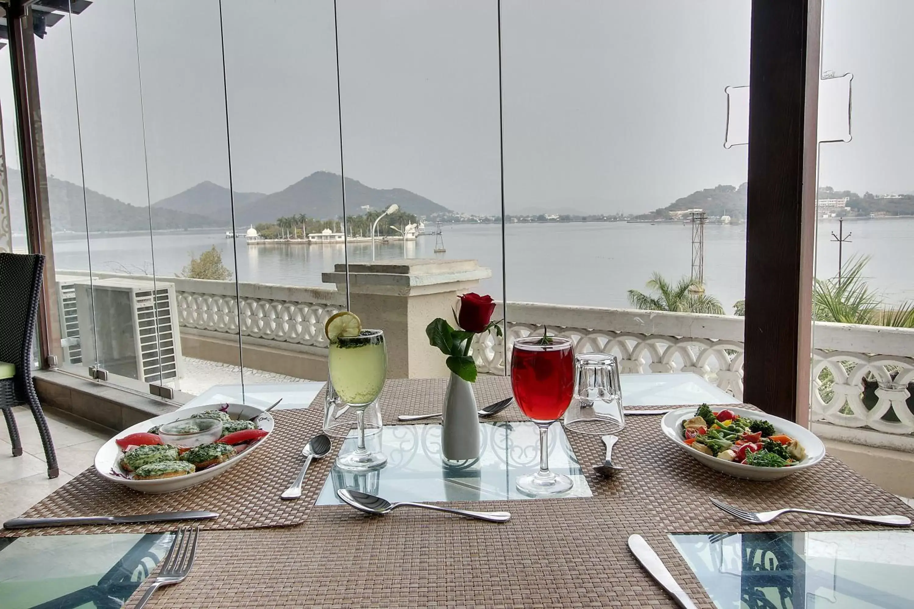 Restaurant/places to eat in Panna Vilas - A Lake Facing Boutique Hotel Restaurant/places to eat in Panna Vilas - A Lake Facing Boutique Hotel