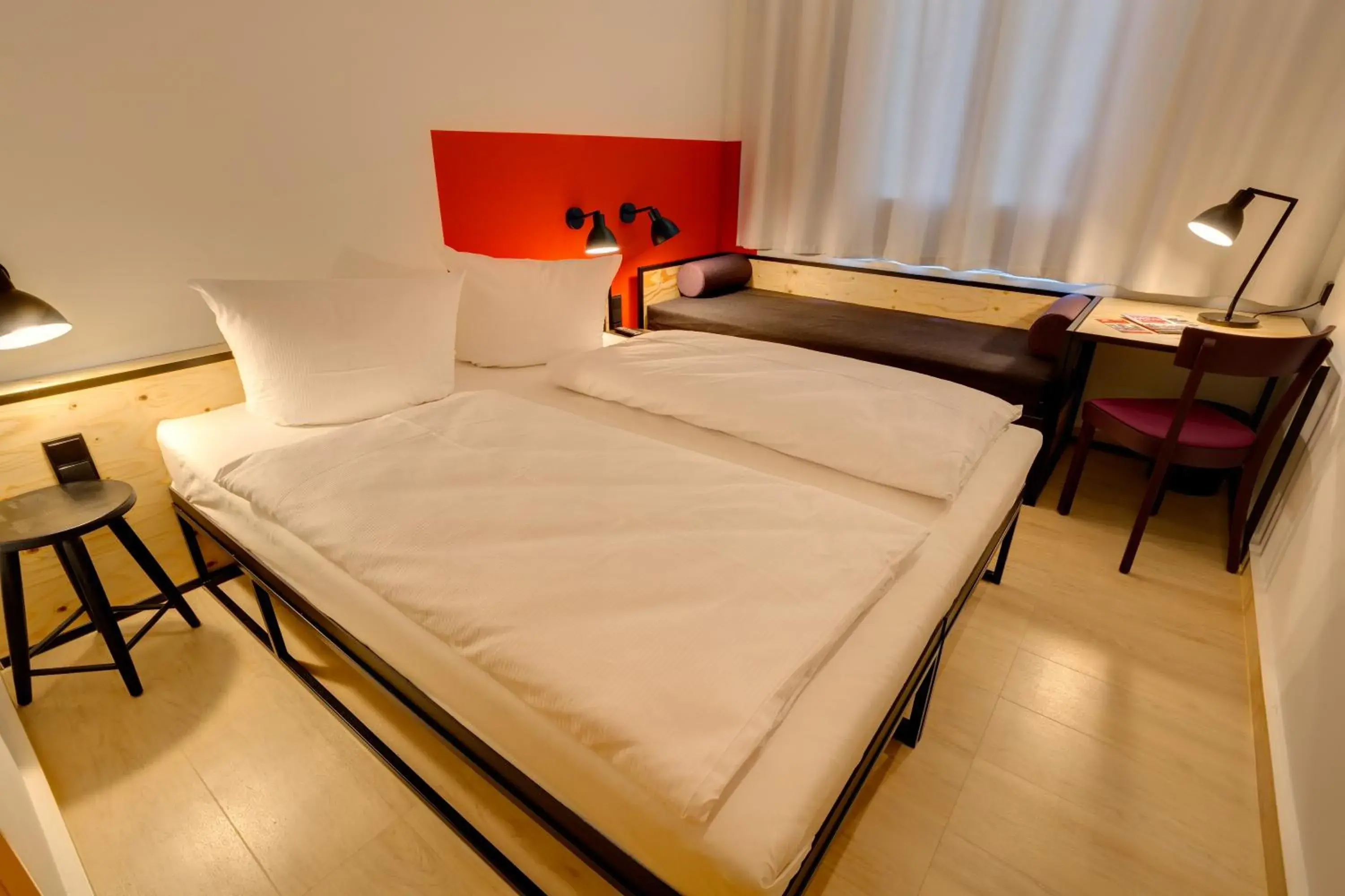 Triple Room with Double Bed in MEININGER Hotel Leipzig Hauptbahnhof