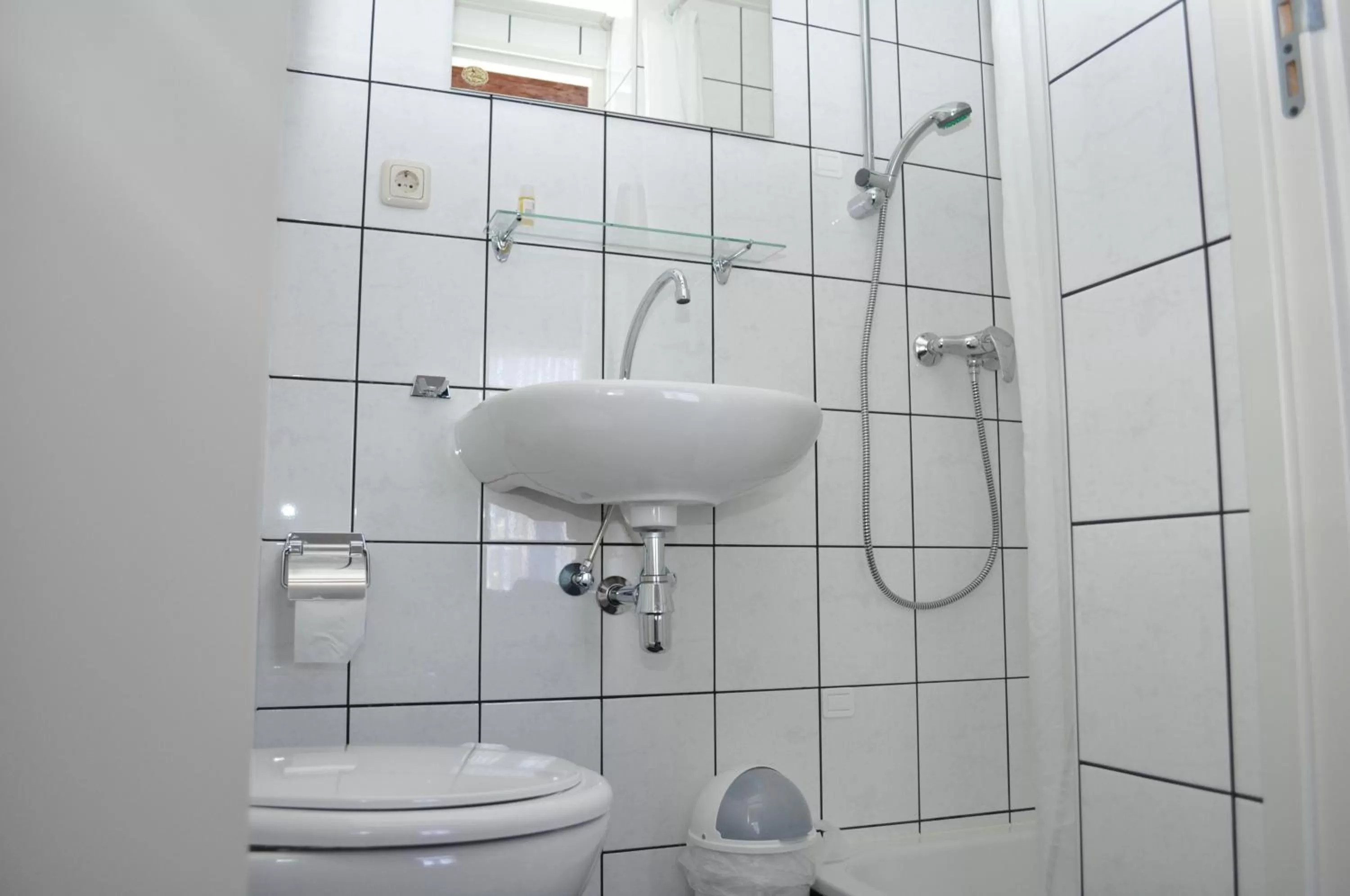 Shower in Hotel en Grand Café De Pauw