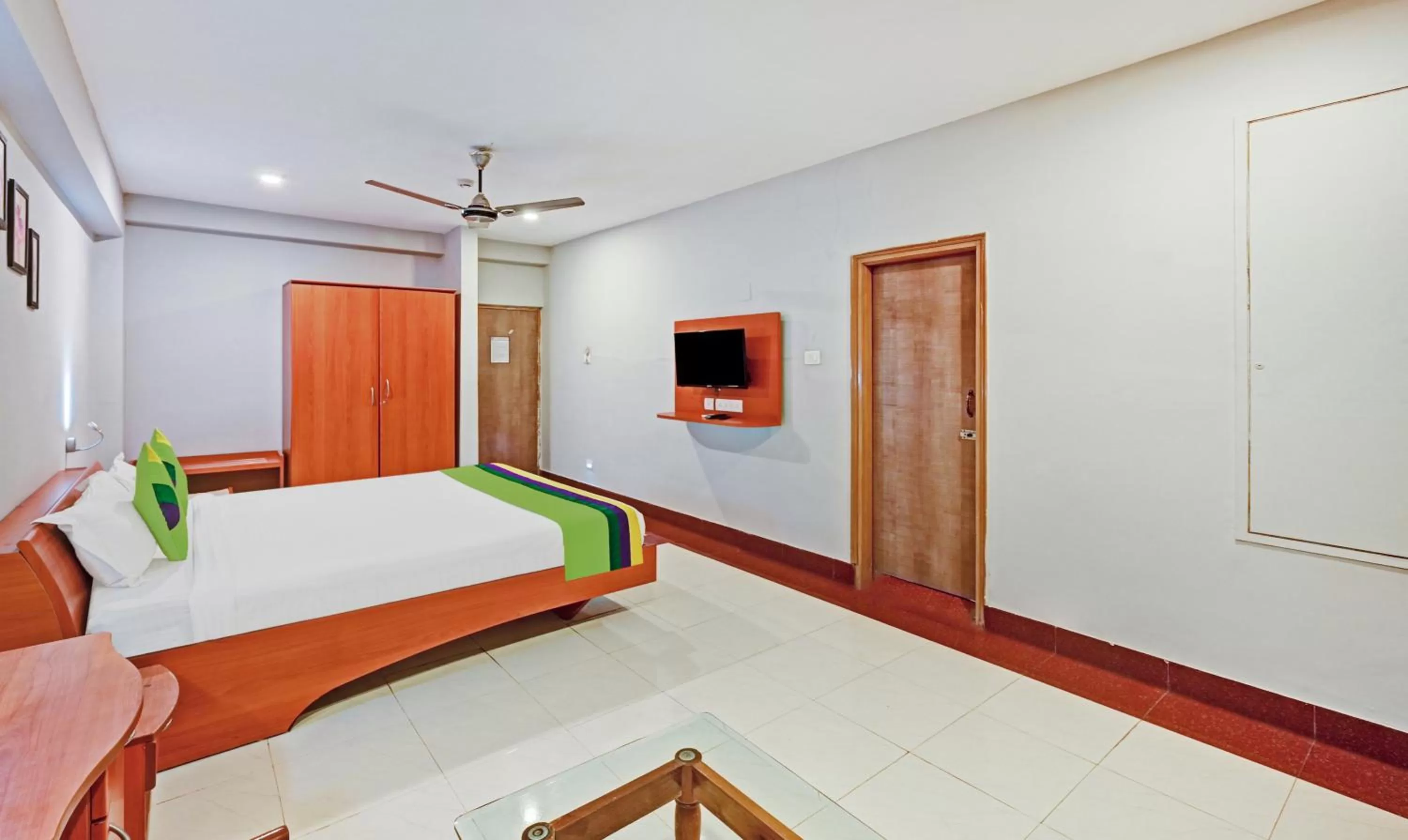 Bedroom, Bed in Treebo Sidhartha International Baliapanda