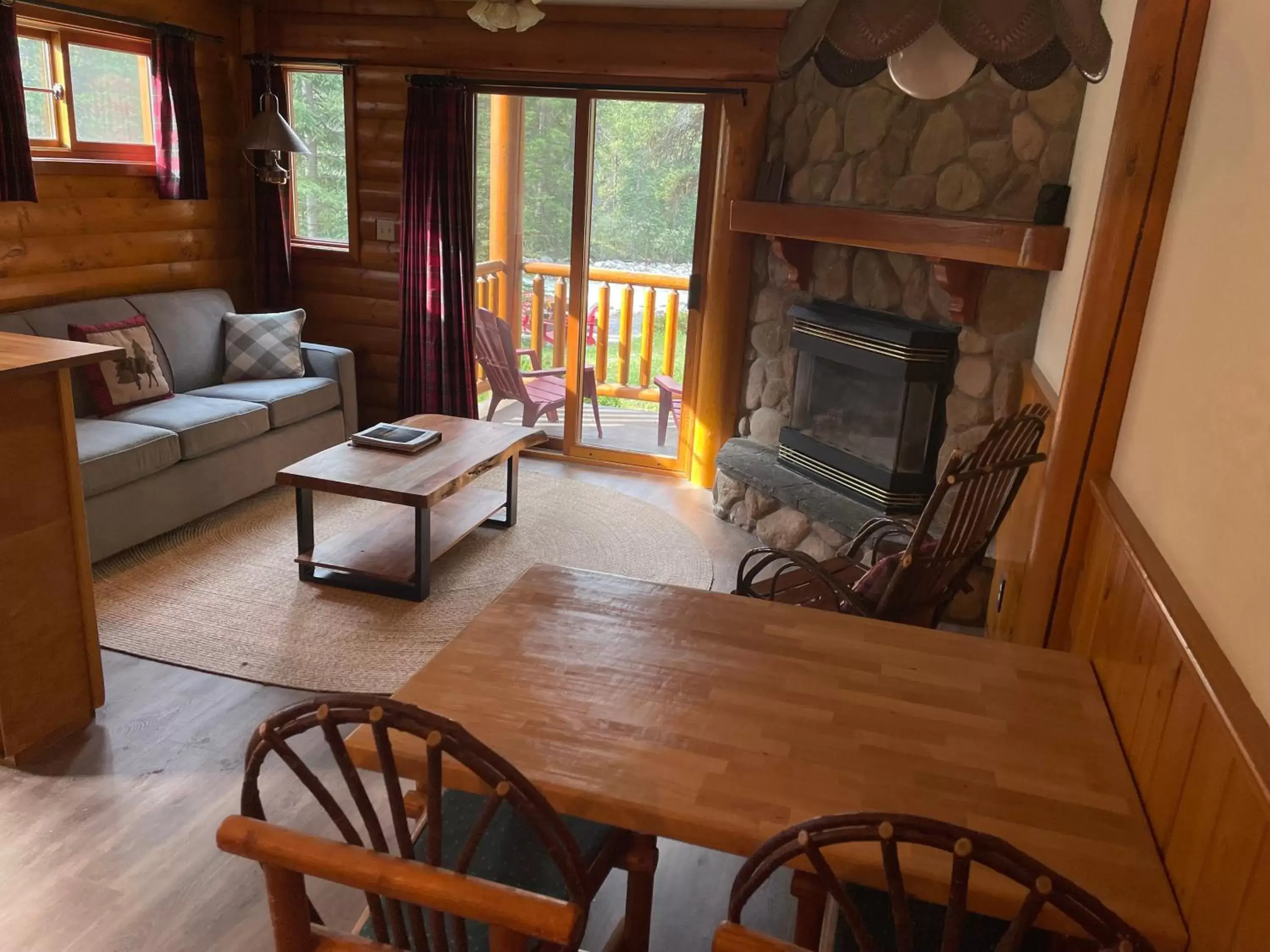 Living room, Seating Area in Baker Creek By Basecamp