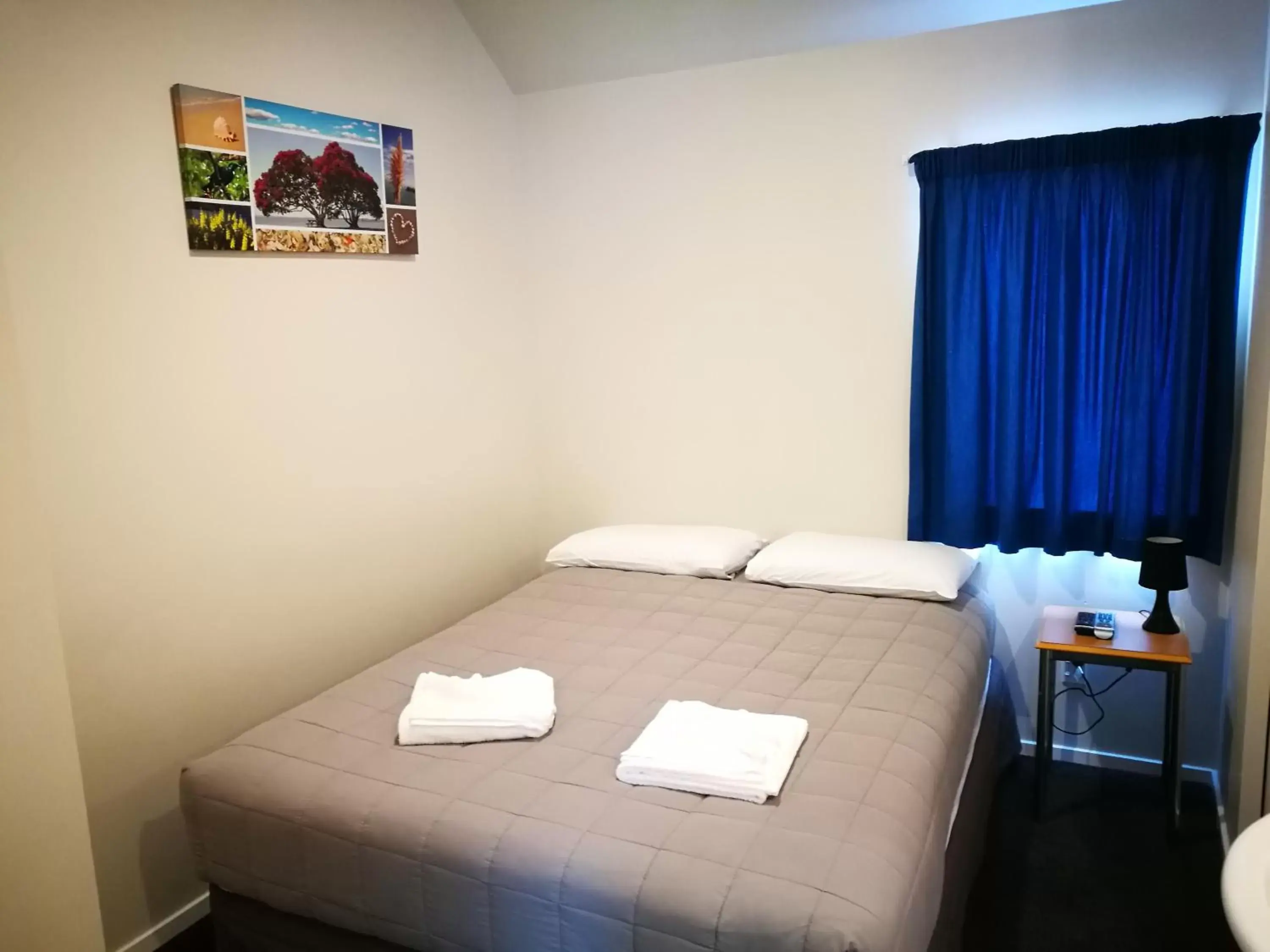 Bedroom, Bed in Airport Birches Motel Bedroom, Bed in Airport Birches Motel