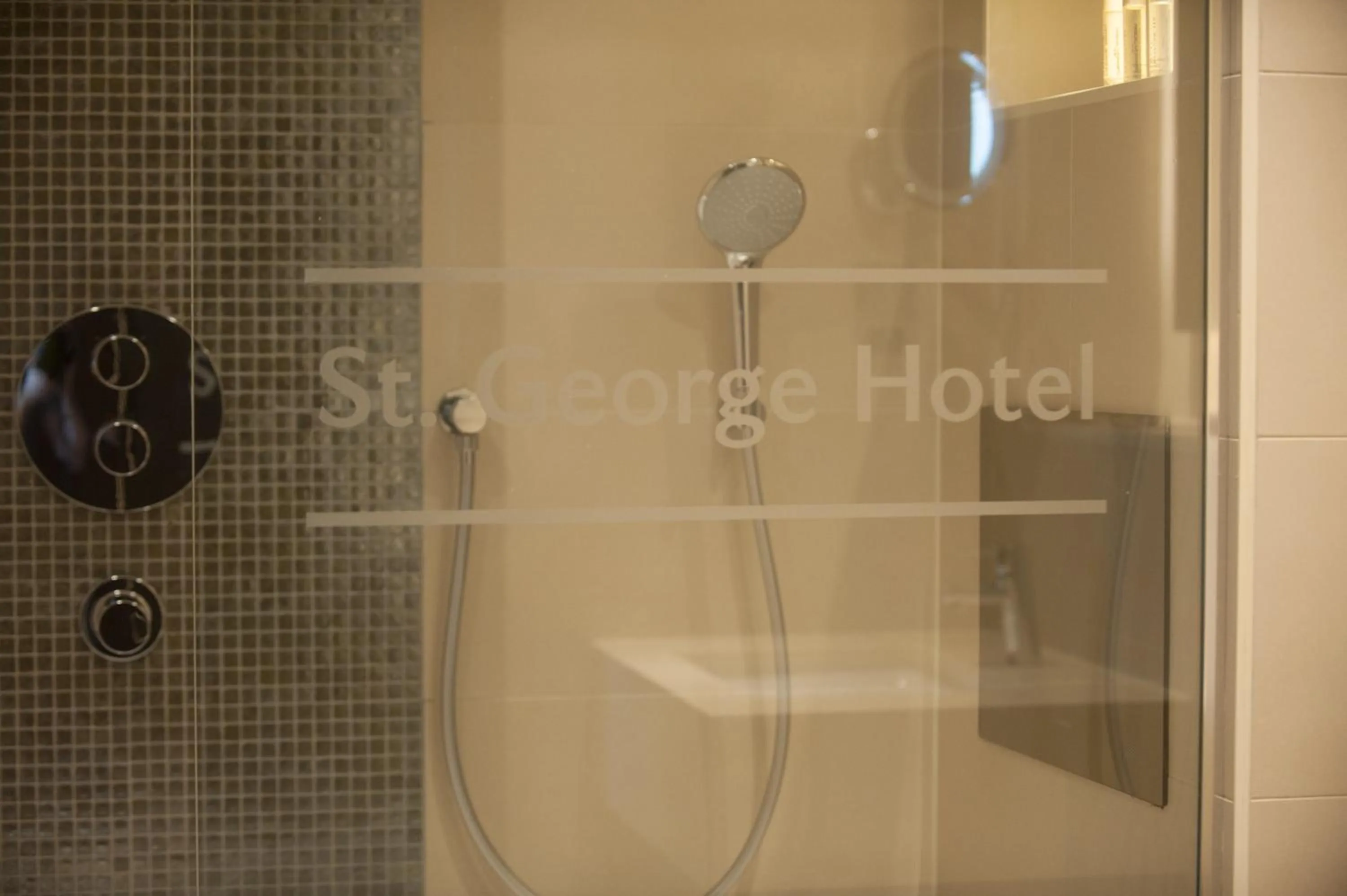Shower in St George's Hotel - Wembley