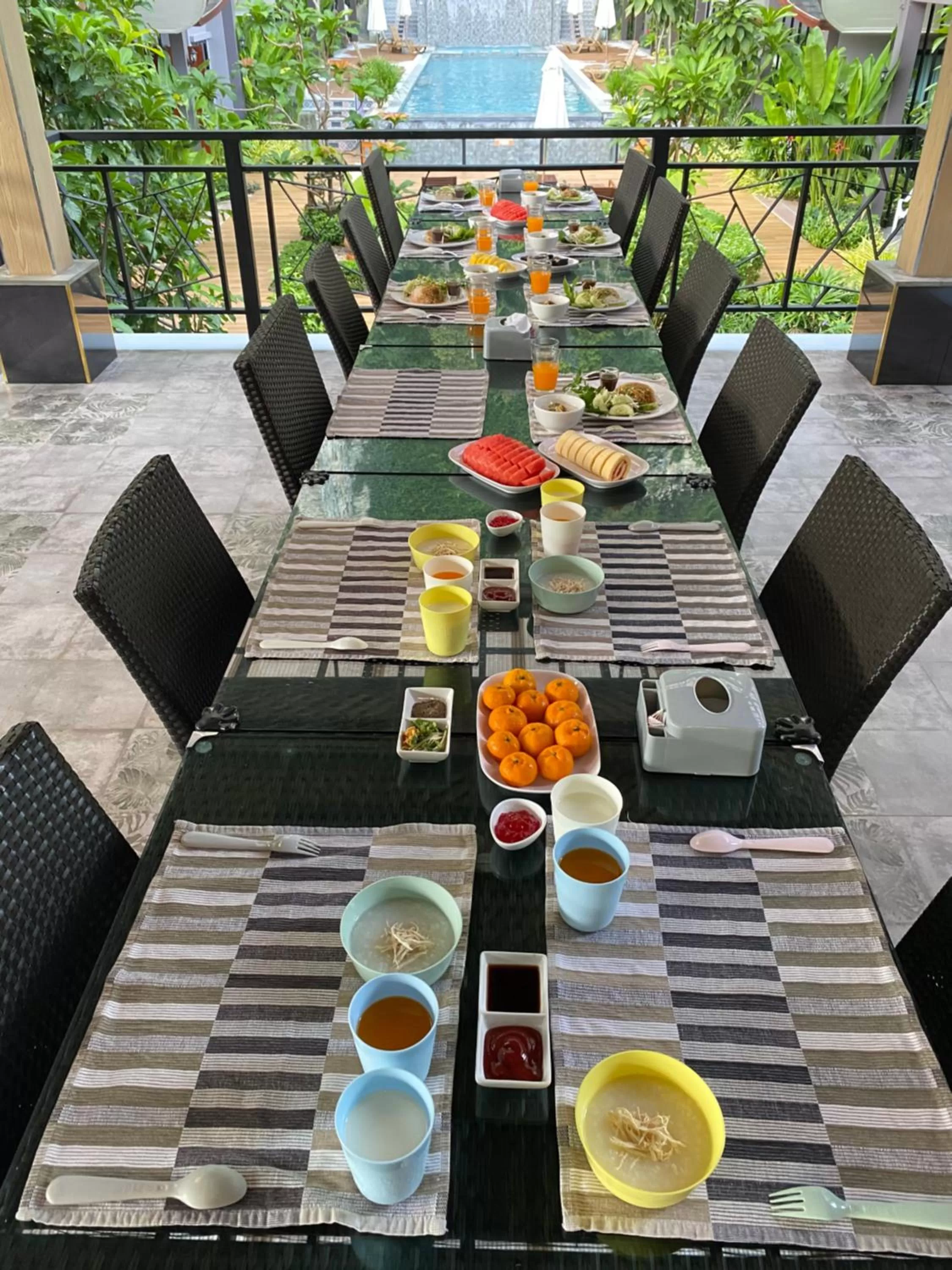 Restaurant/places to eat in The Scene Cliff View Villas