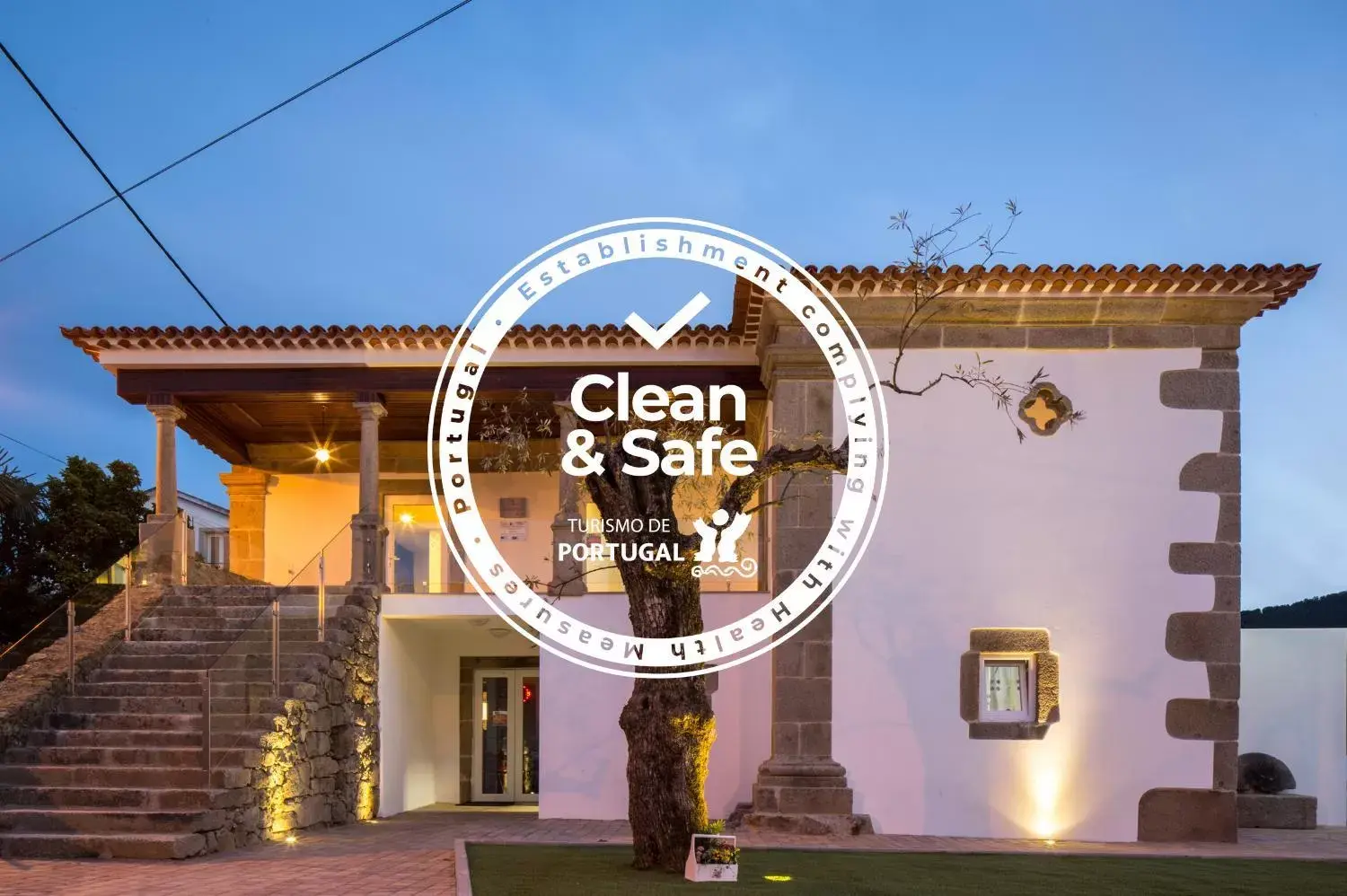 Facade/entrance in Cerca Design House Facade/entrance in Cerca Design House