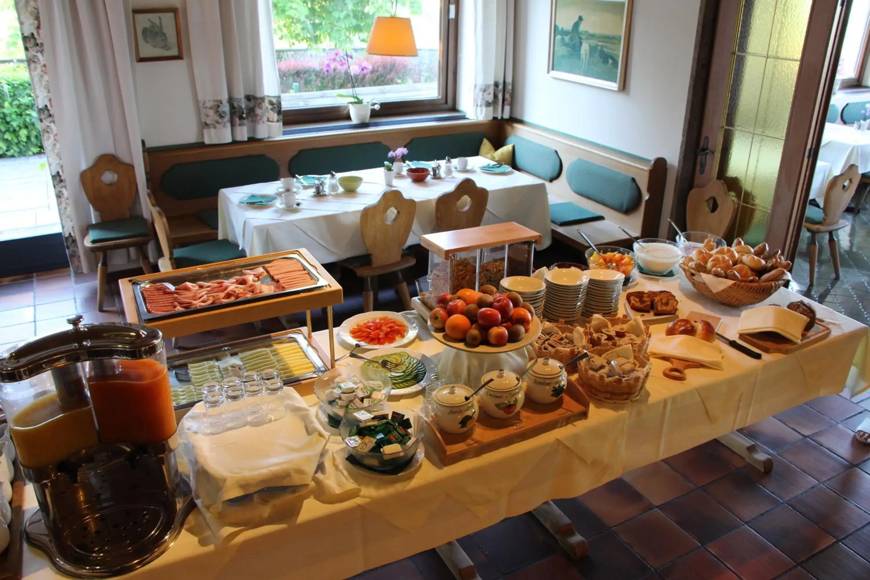 Buffet breakfast in Hotel Schöne Aussicht