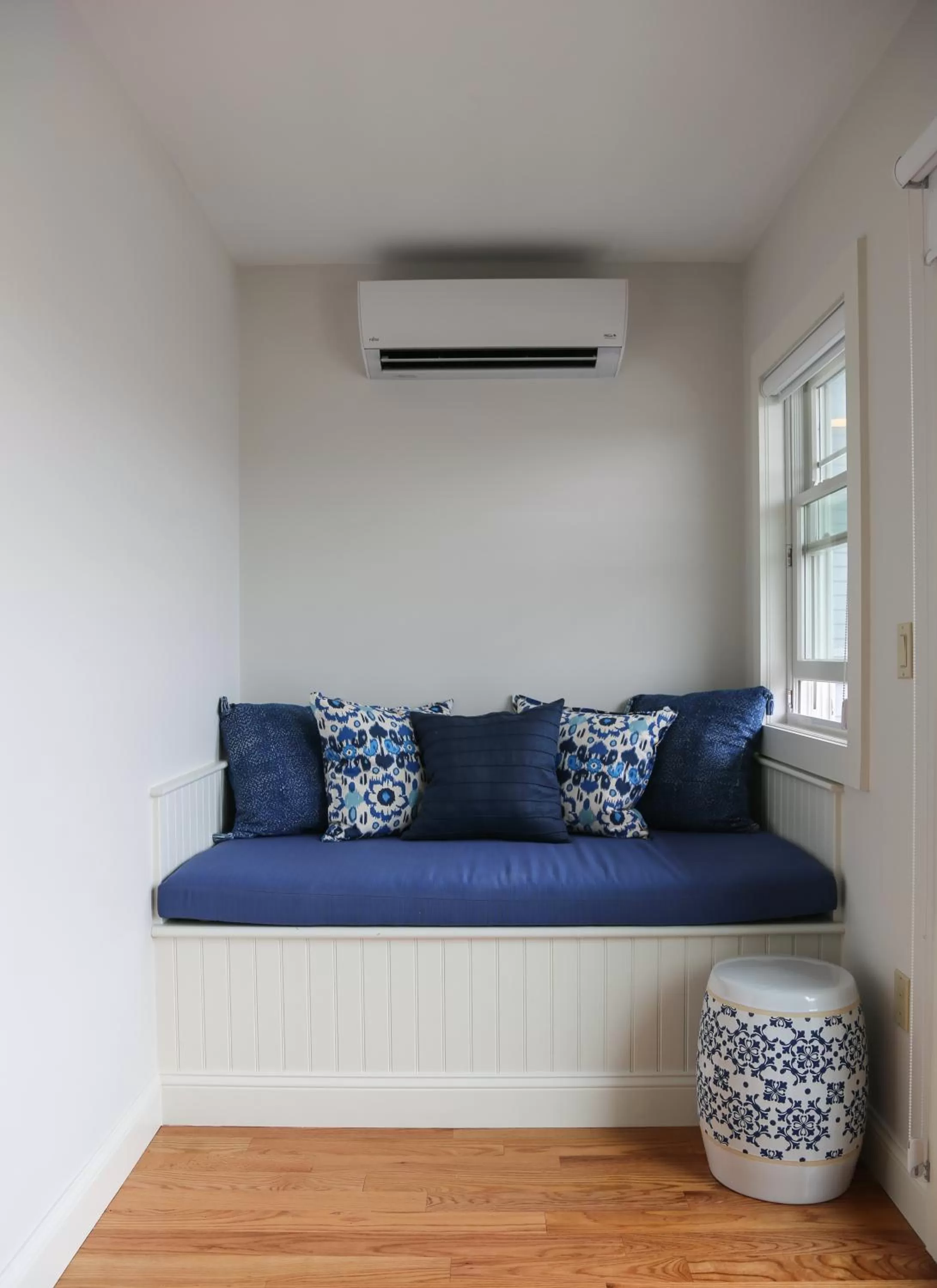 Seating Area in The Sea Breeze Inn