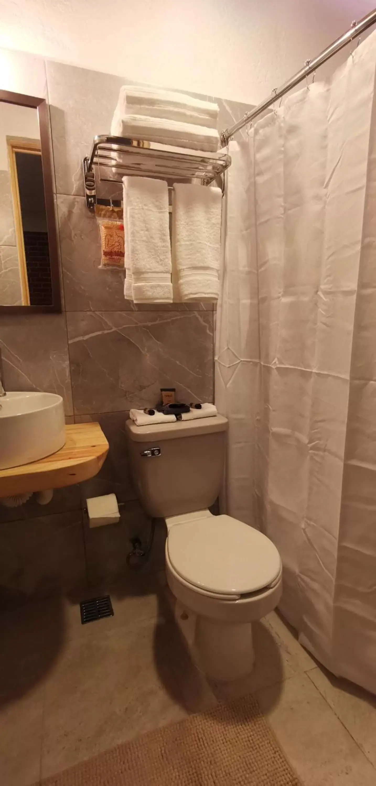 Toilet, Bathroom in Casa Acueducto - Lujo Cultural