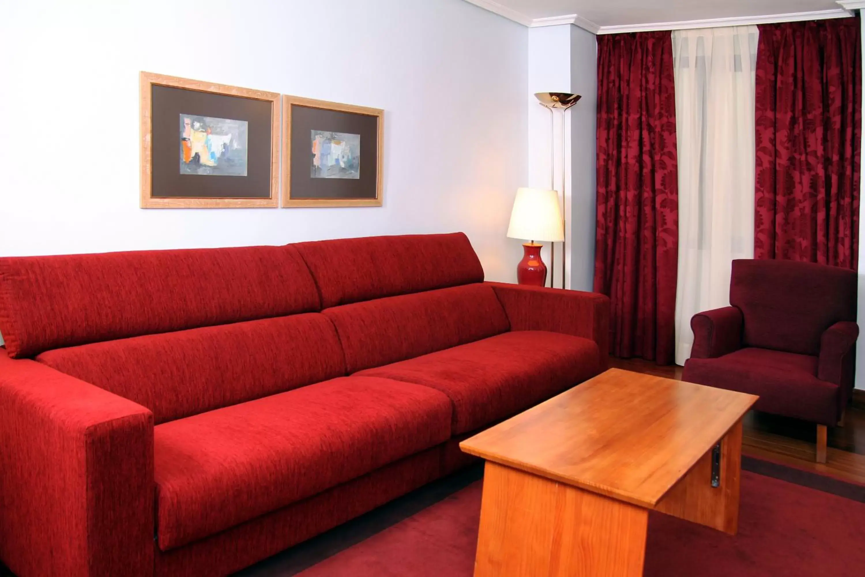 Bed, Seating Area in Hotel Conde Duque Bilbao