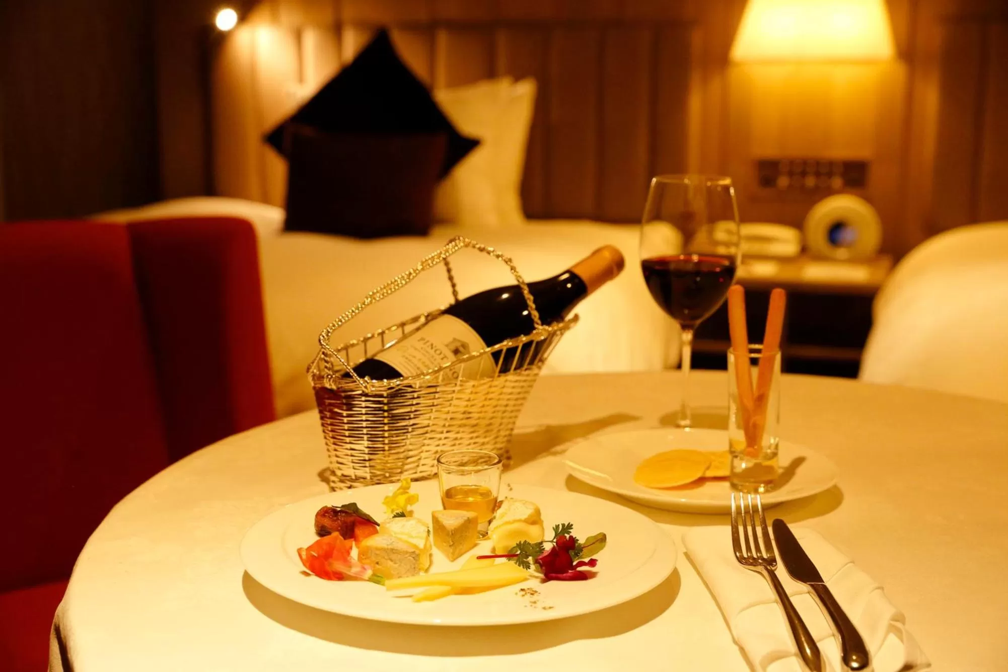 Bedroom in ANA Crowne Plaza Chitose by IHG