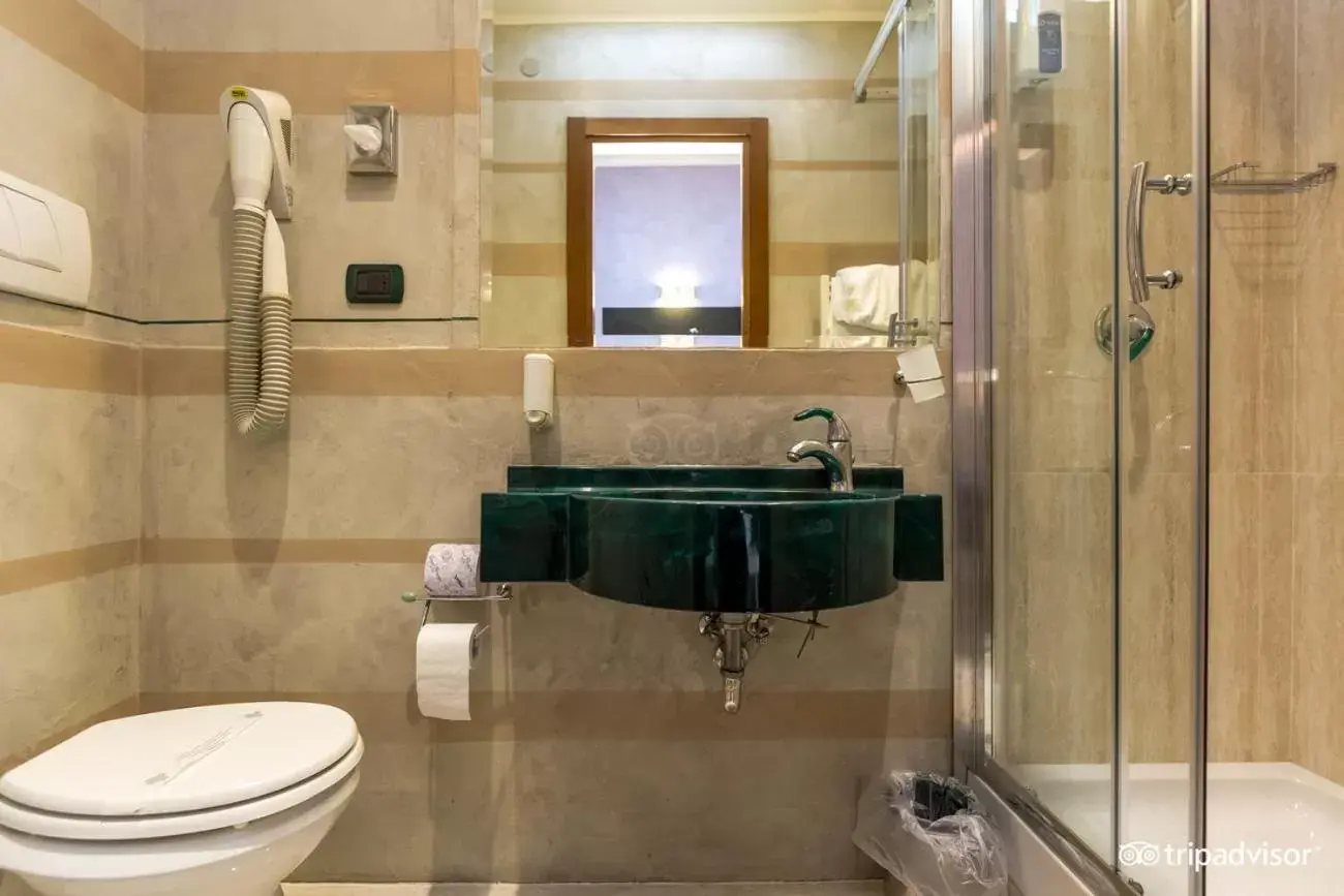Bathroom in Hotel Kent