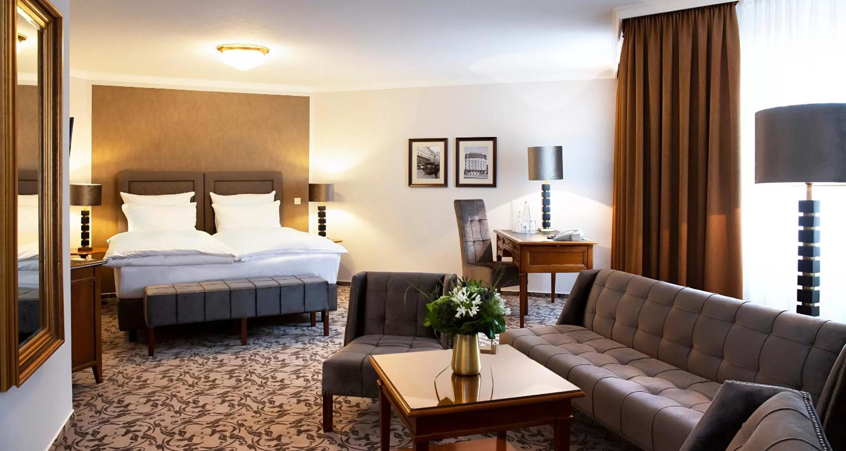 Bed in Victor's Residenz-Hotel Leipzig