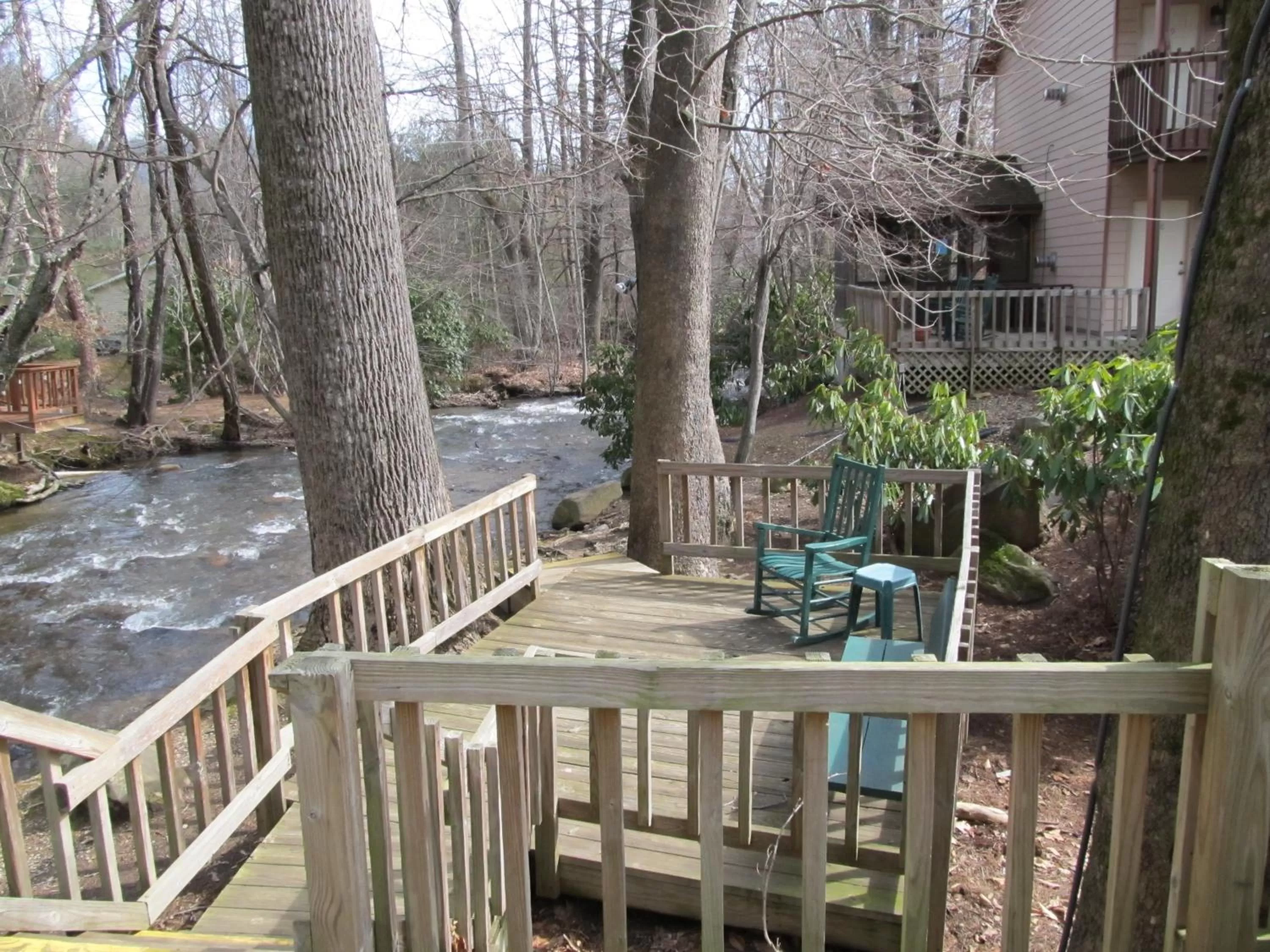 Facade/entrance in Jonathan Creek Inn and Villas