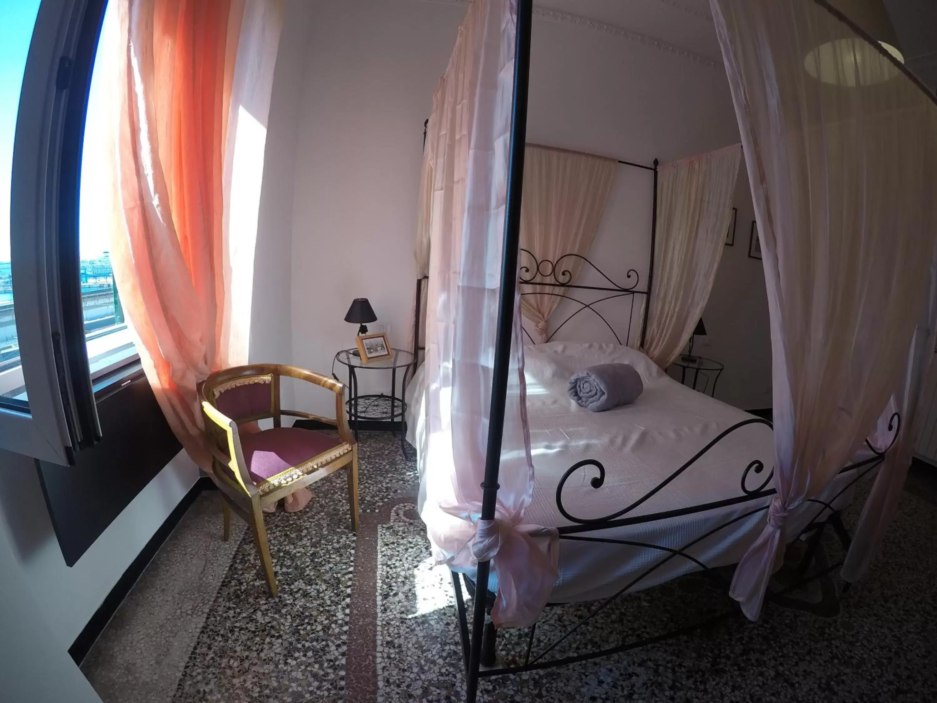 Bed in B&B Al Fronte del Porto