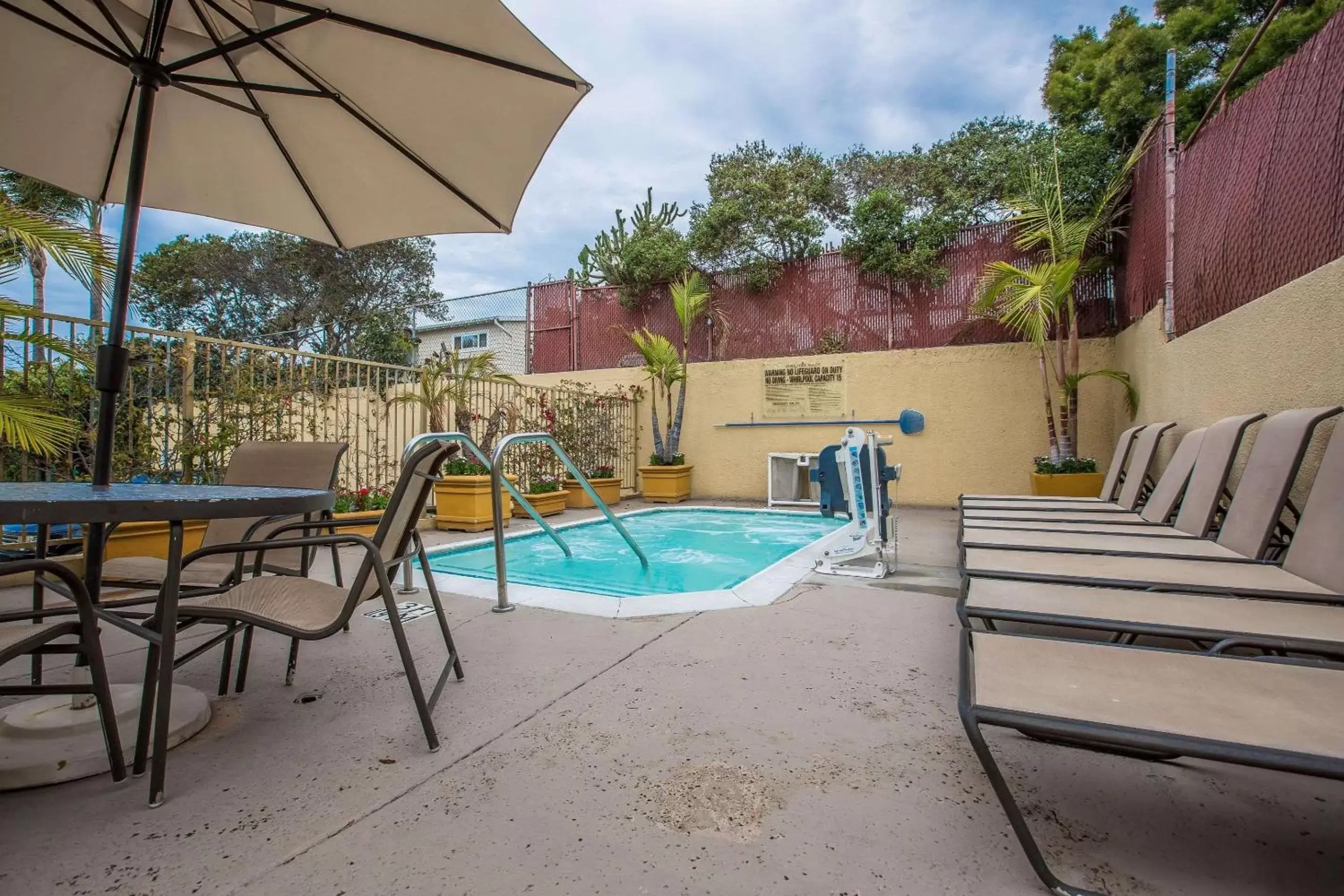 On site, Swimming Pool in Quality Inn & Suites Hermosa Beach