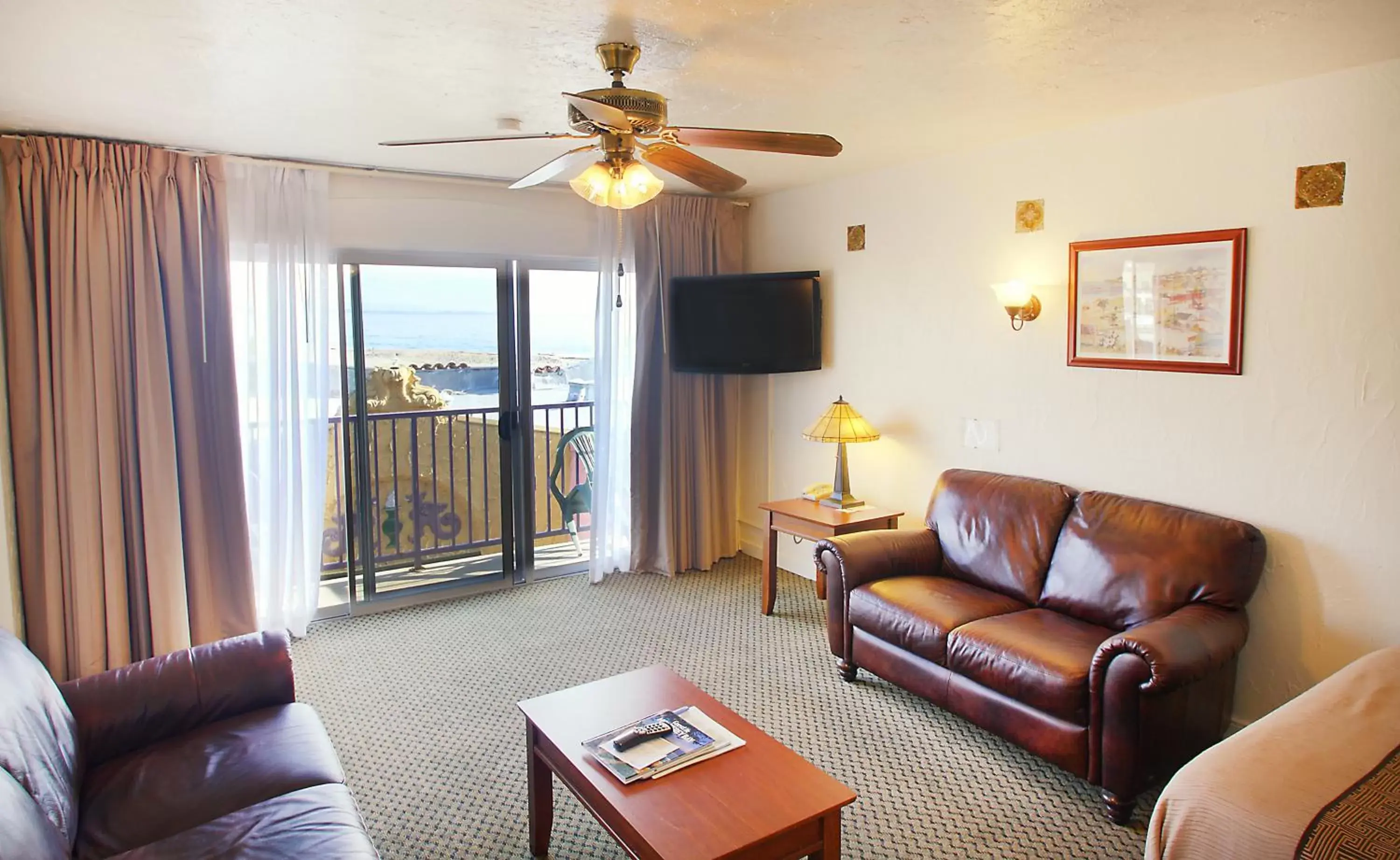 Living room, Seating Area in Capitola Venetian Hotel