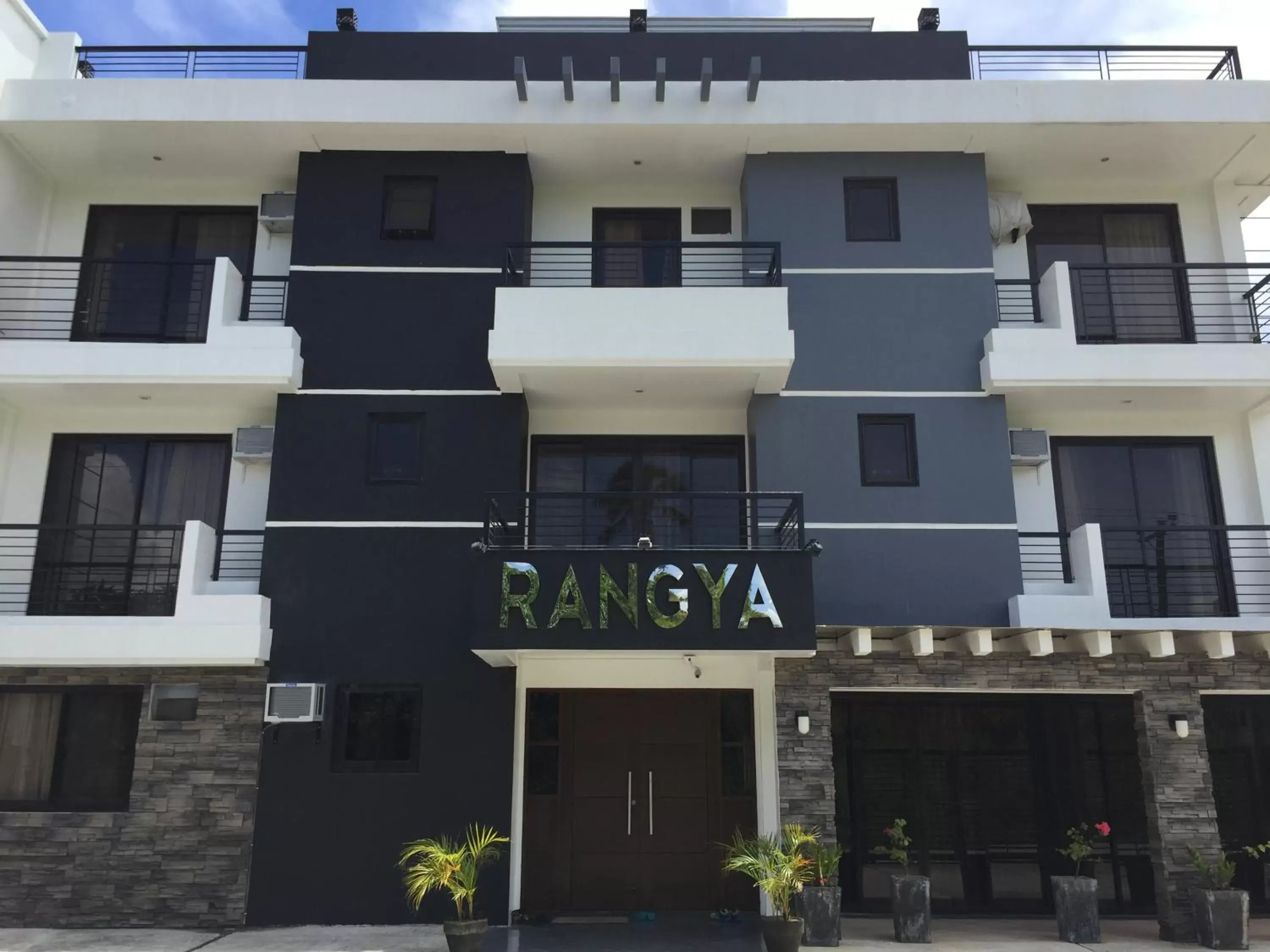 Property building in Rangya Hotel Property building in Rangya Hotel